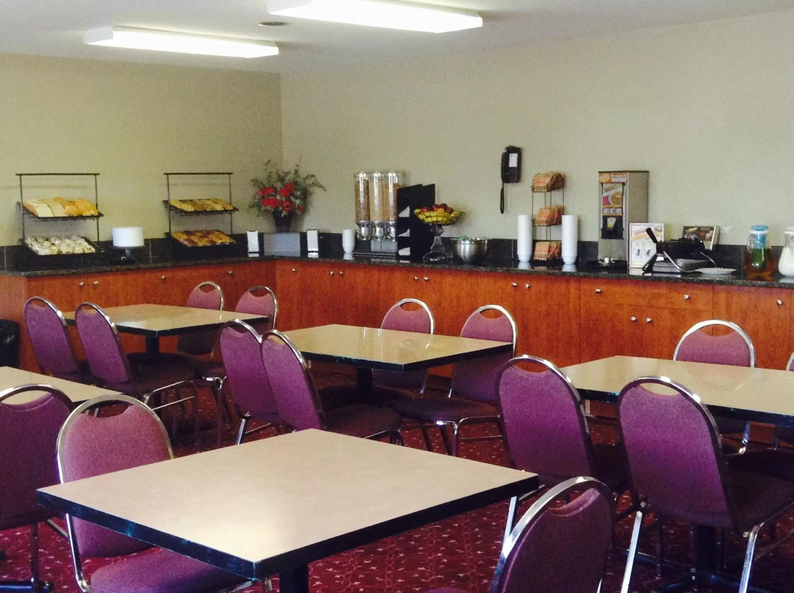 Restaurant/places to eat in Super 8 by Wyndham West Kelowna BC