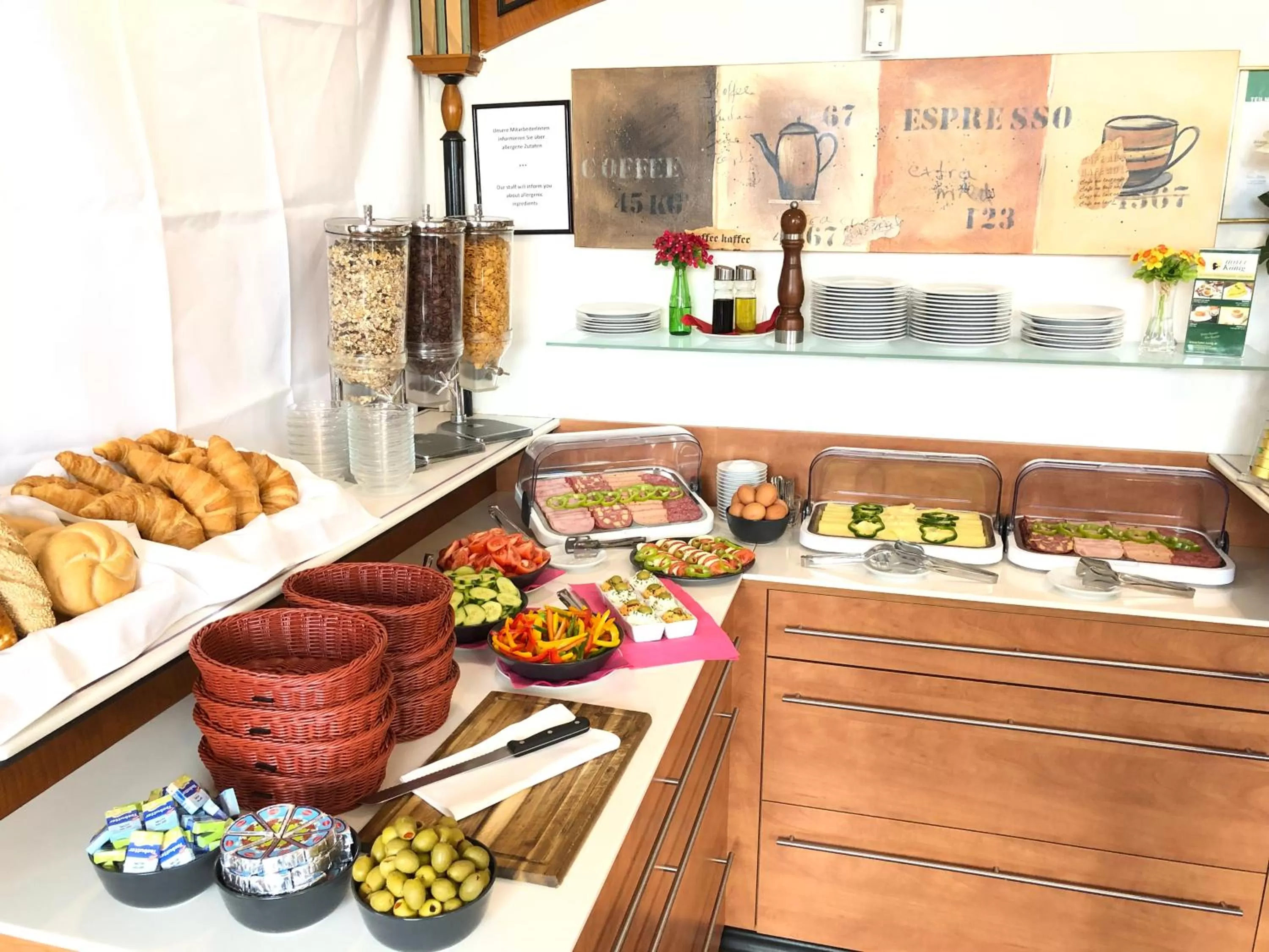 Buffet breakfast in Hotel König