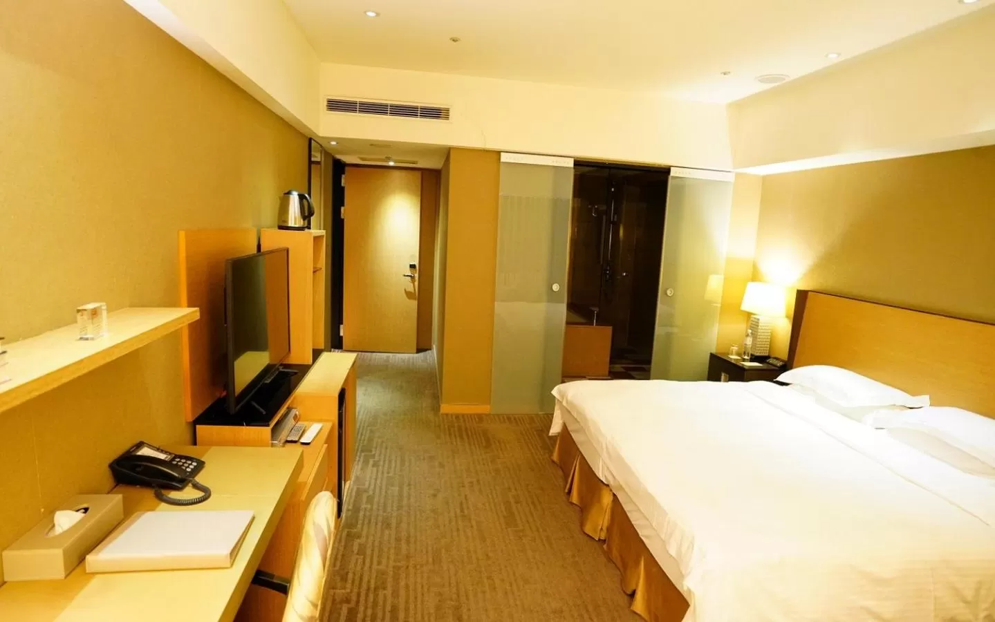 Photo of the whole room, Bed in City Suites-Taipei Nanxi