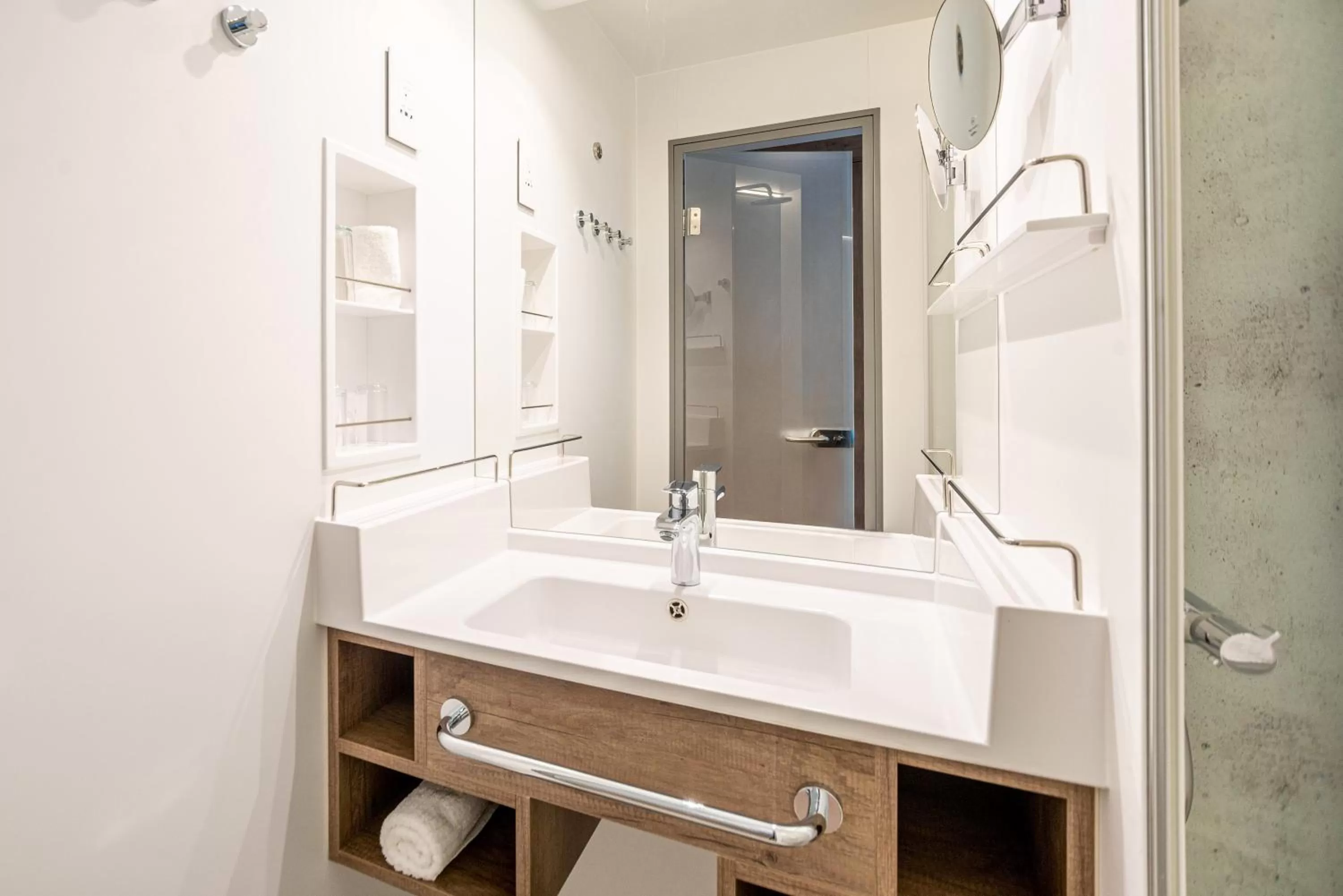 Shower in Park Inn By Radisson Wismar