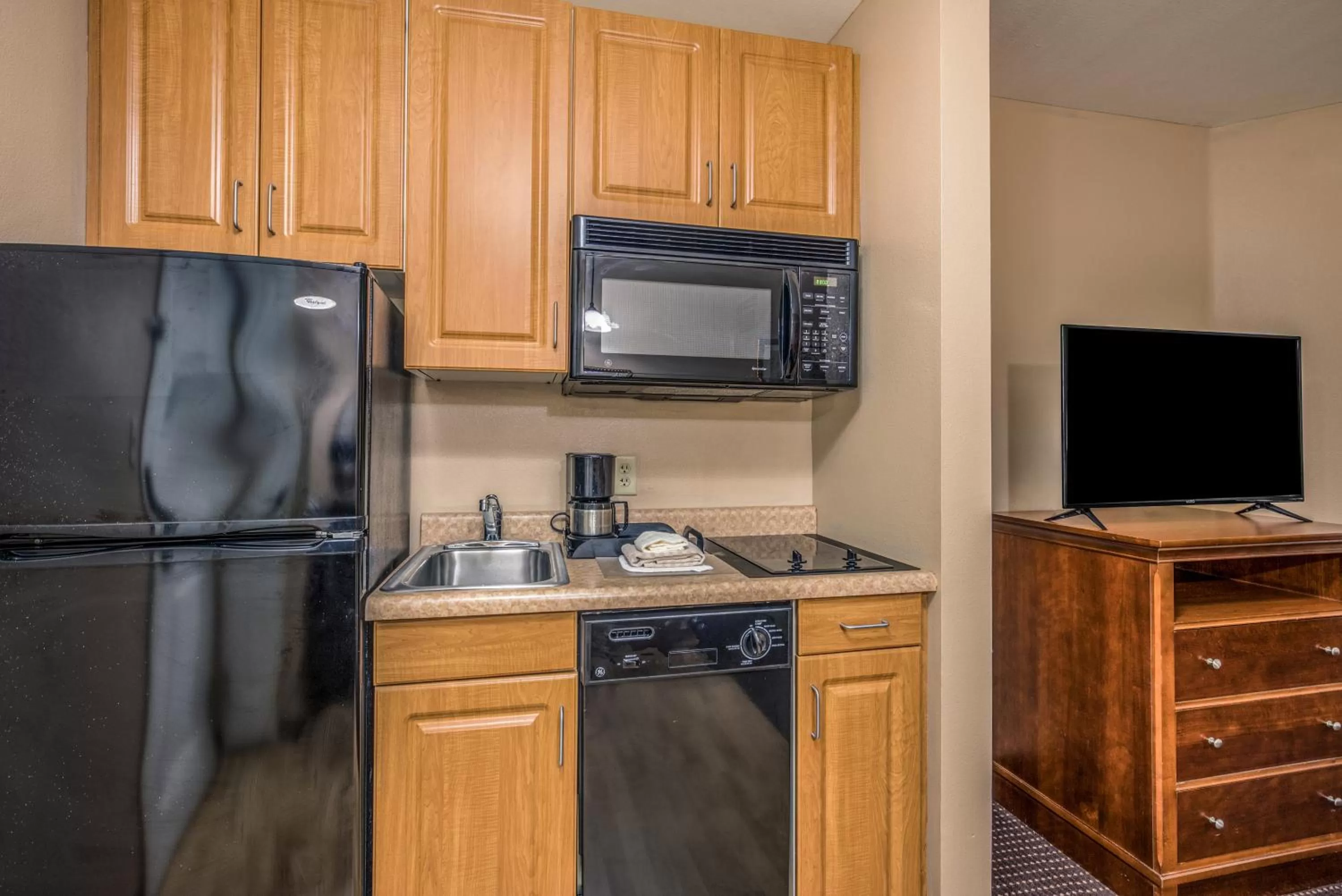 Kitchen or kitchenette in MainStay Suites Port Saint Joe South