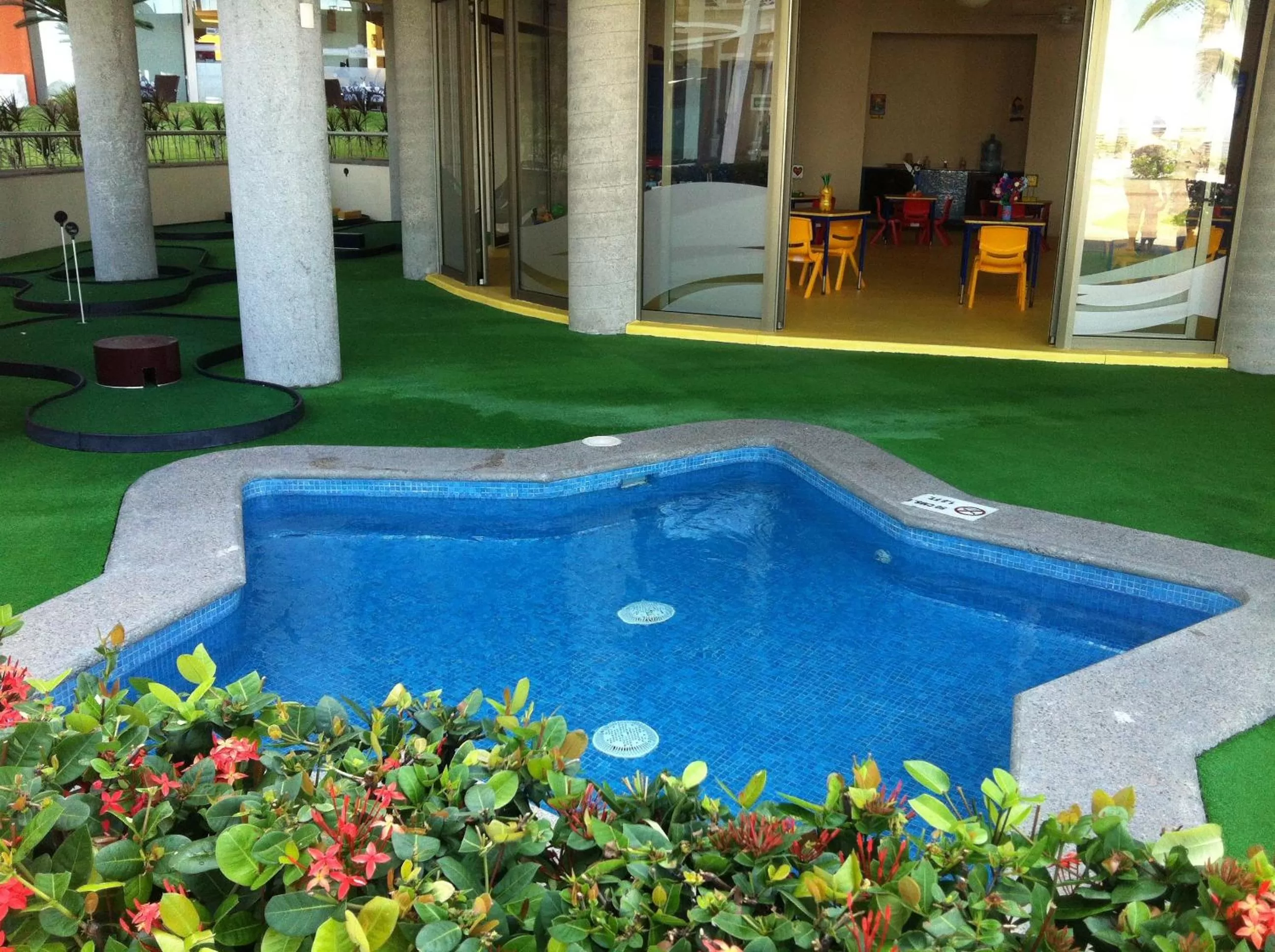 Swimming pool in Sunset Plaza Beach Resort Puerto Vallarta All Inclusive