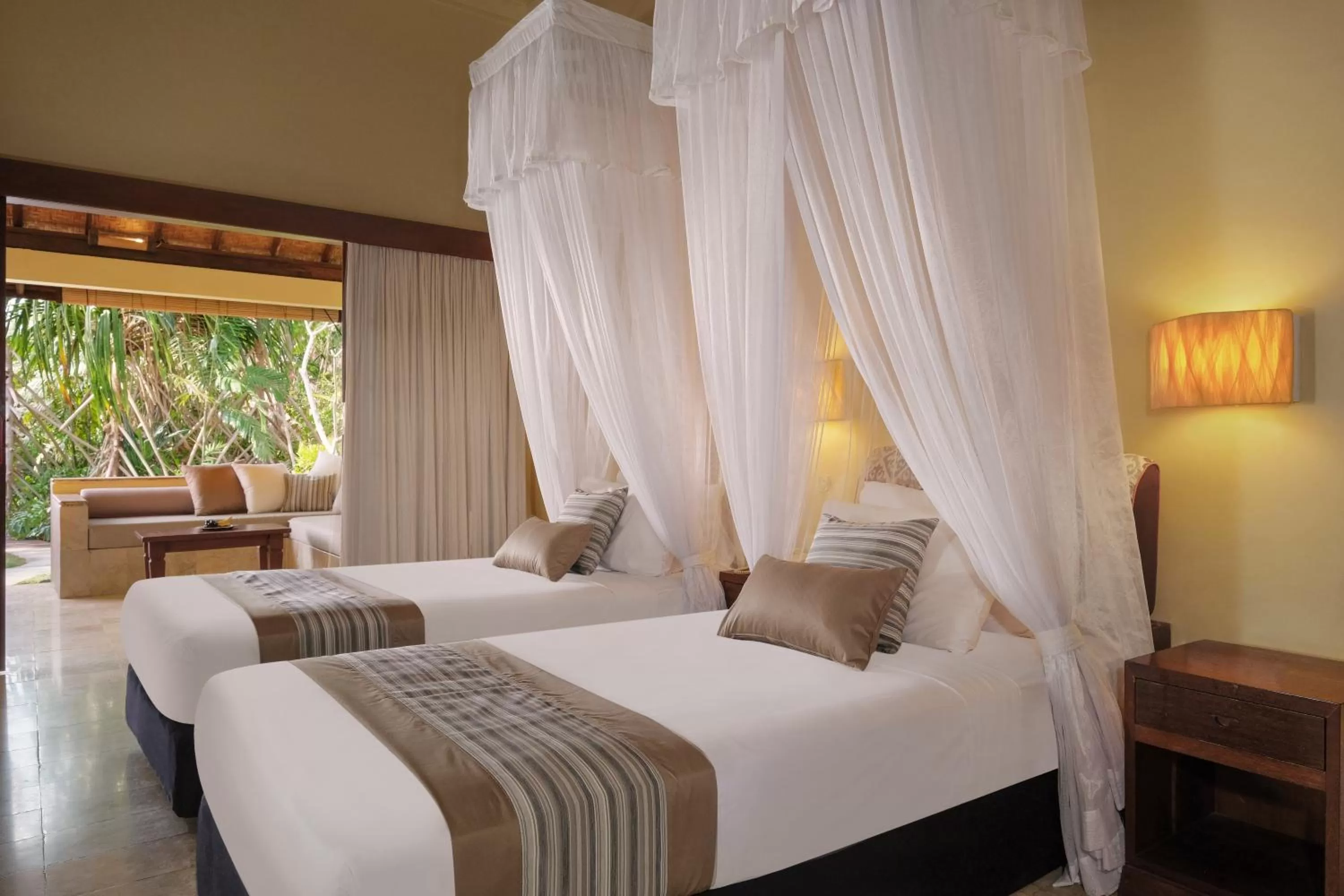 Property building, Bed in Mimpi Resort Menjangan