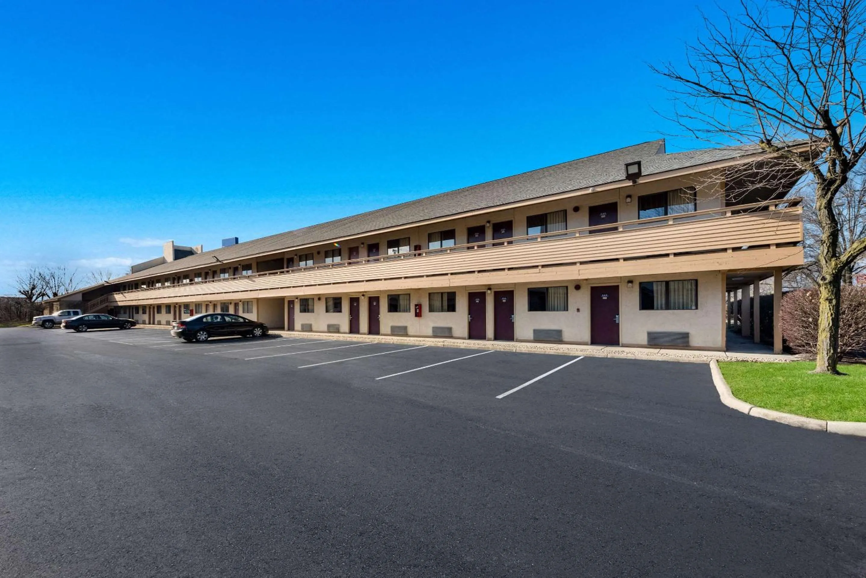 Property building in Rodeway Inn Columbus West