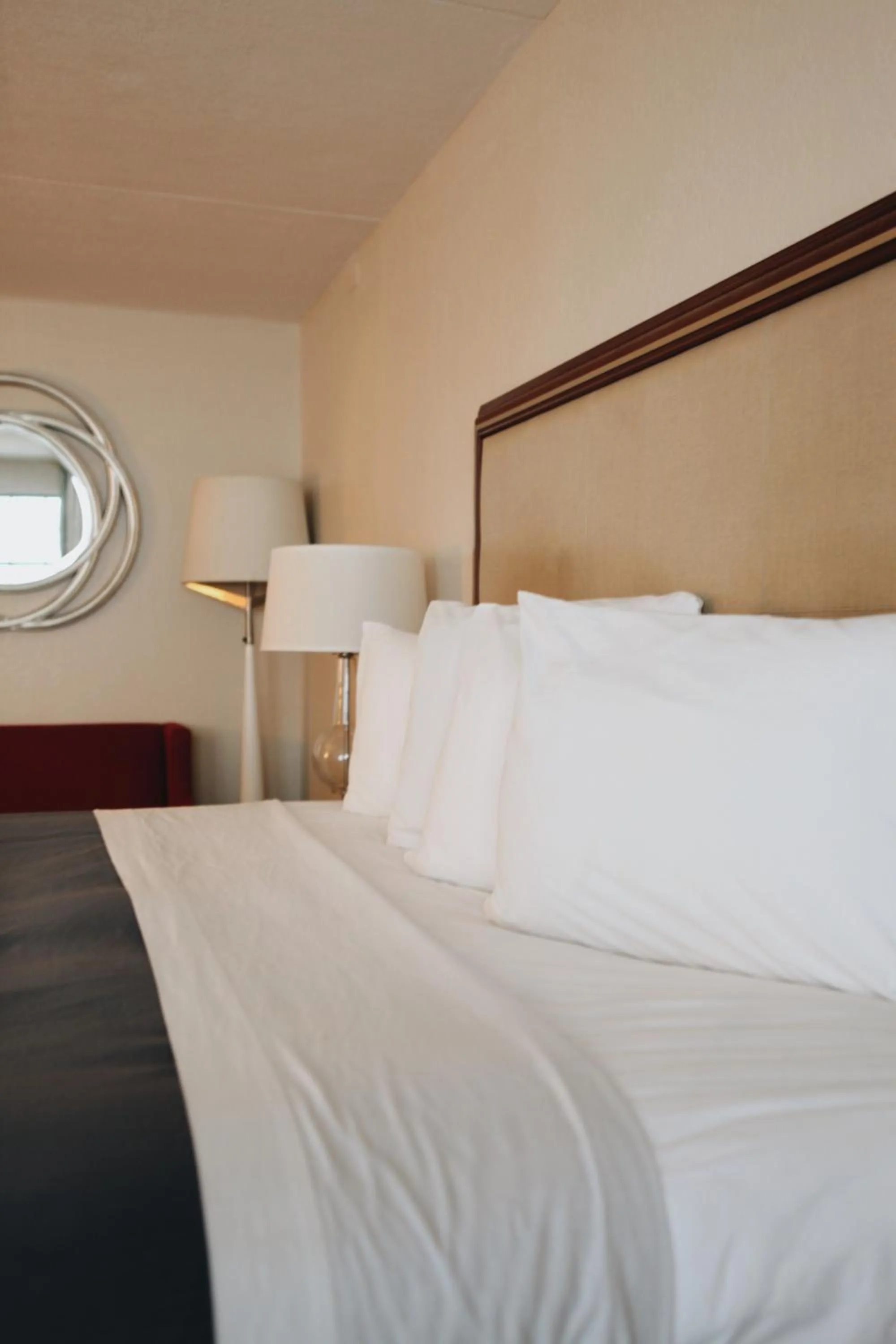 Bed in Budgetel Inn & Suites Memphis