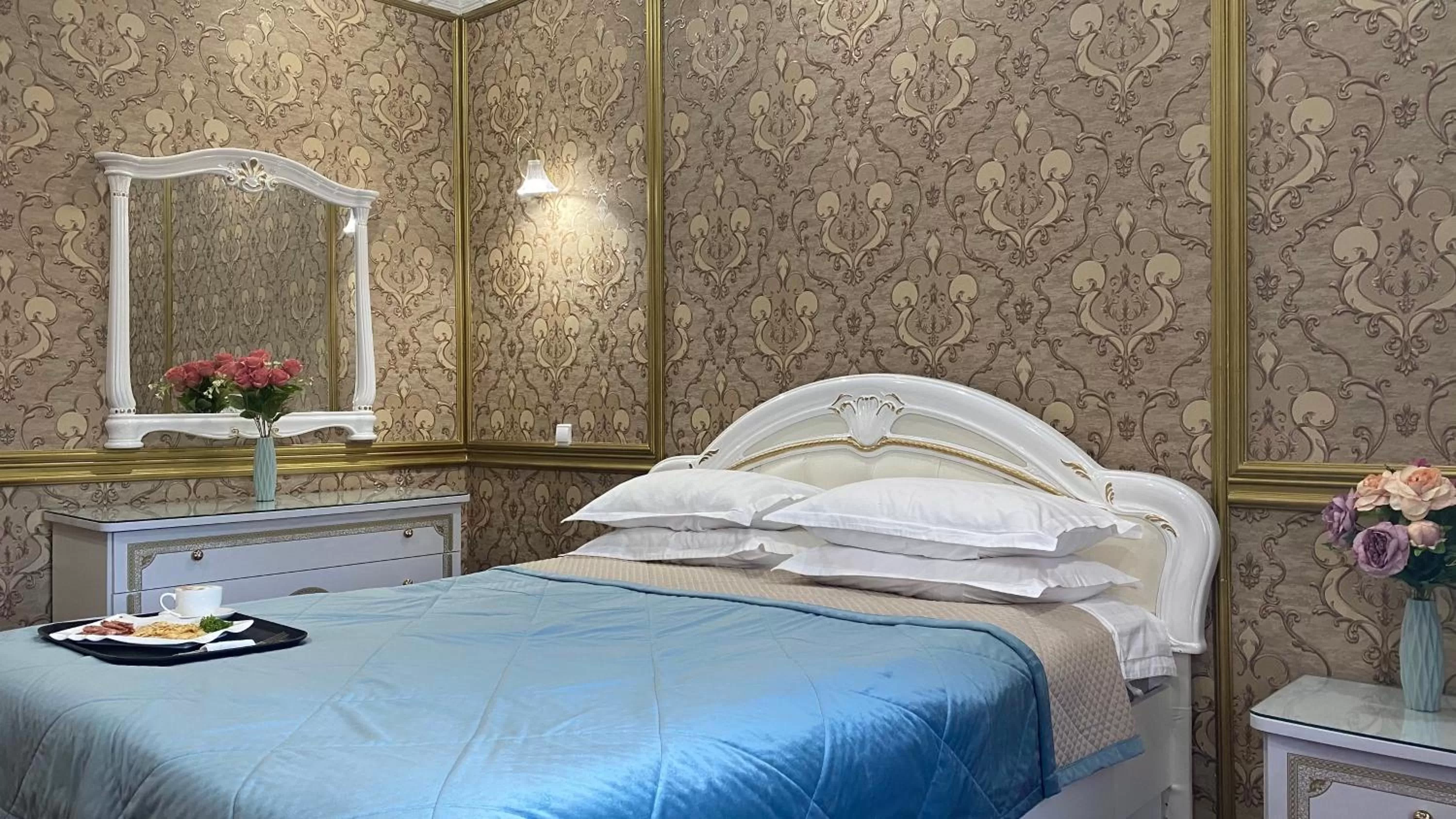 Bed, Room Photo in Lion Hotel