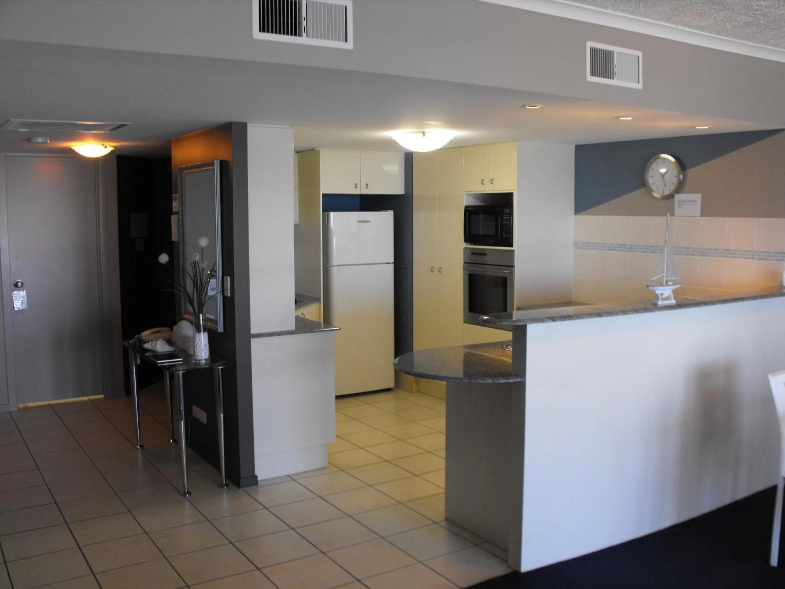Kitchen or kitchenette in Moorings Beach Resort