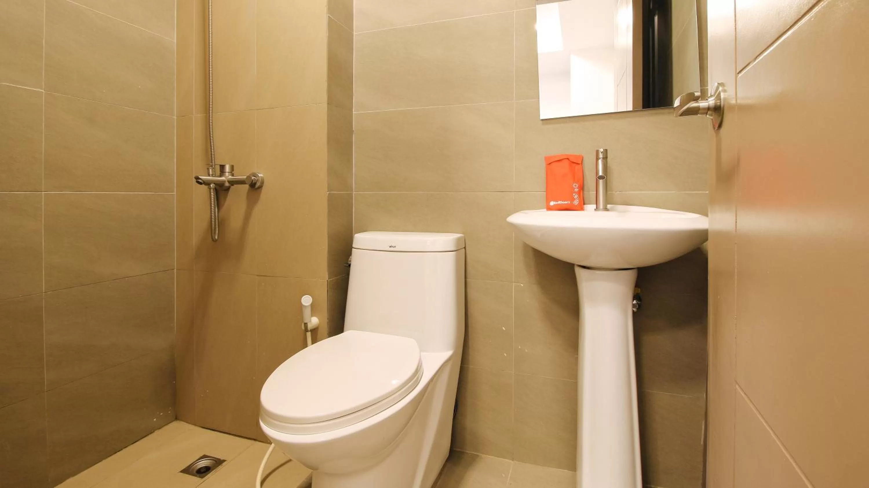 Shower in RedDoorz Plus @ San Marcelino Malate