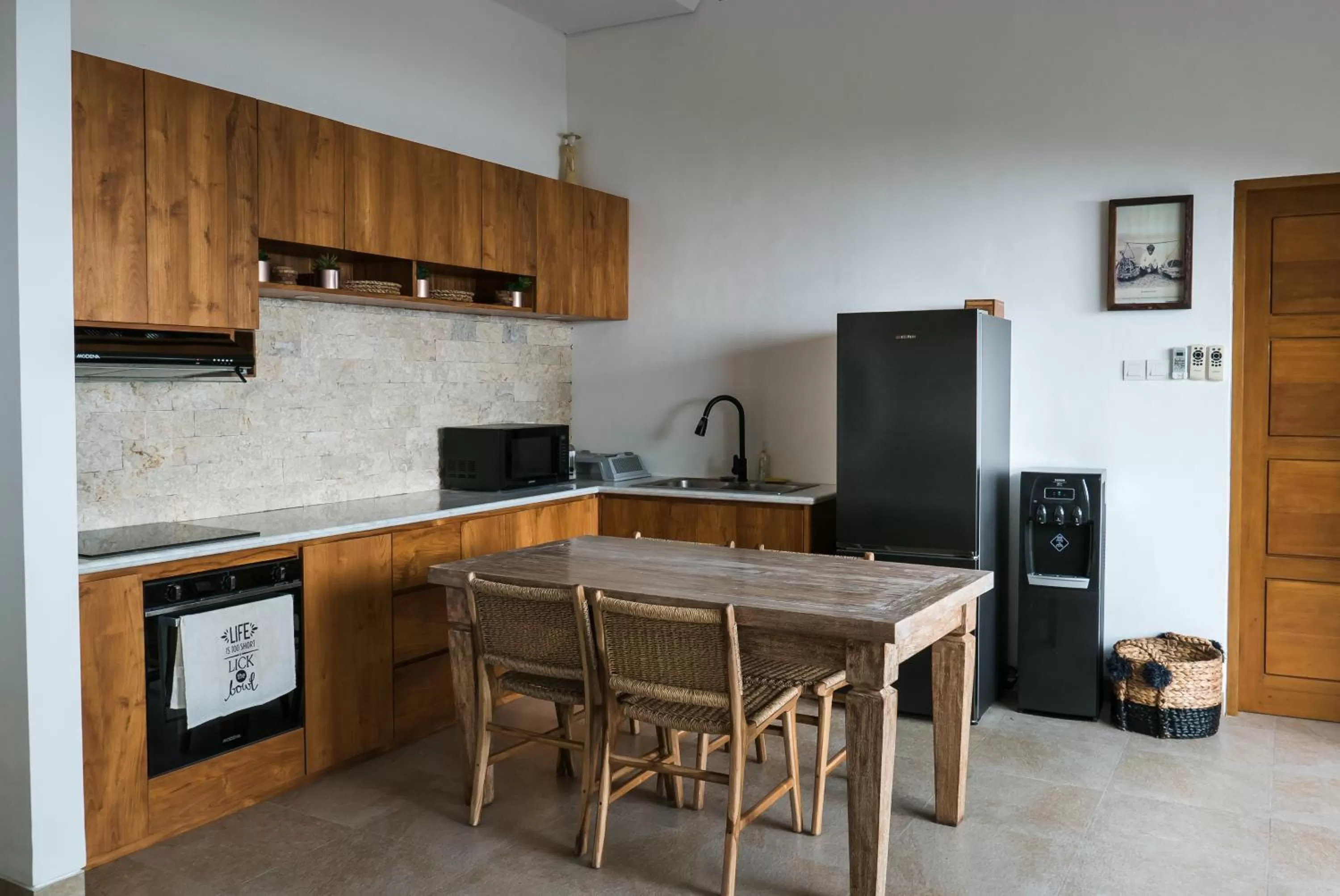 Kitchen or kitchenette in Puspa Ayu Villas & Apartments