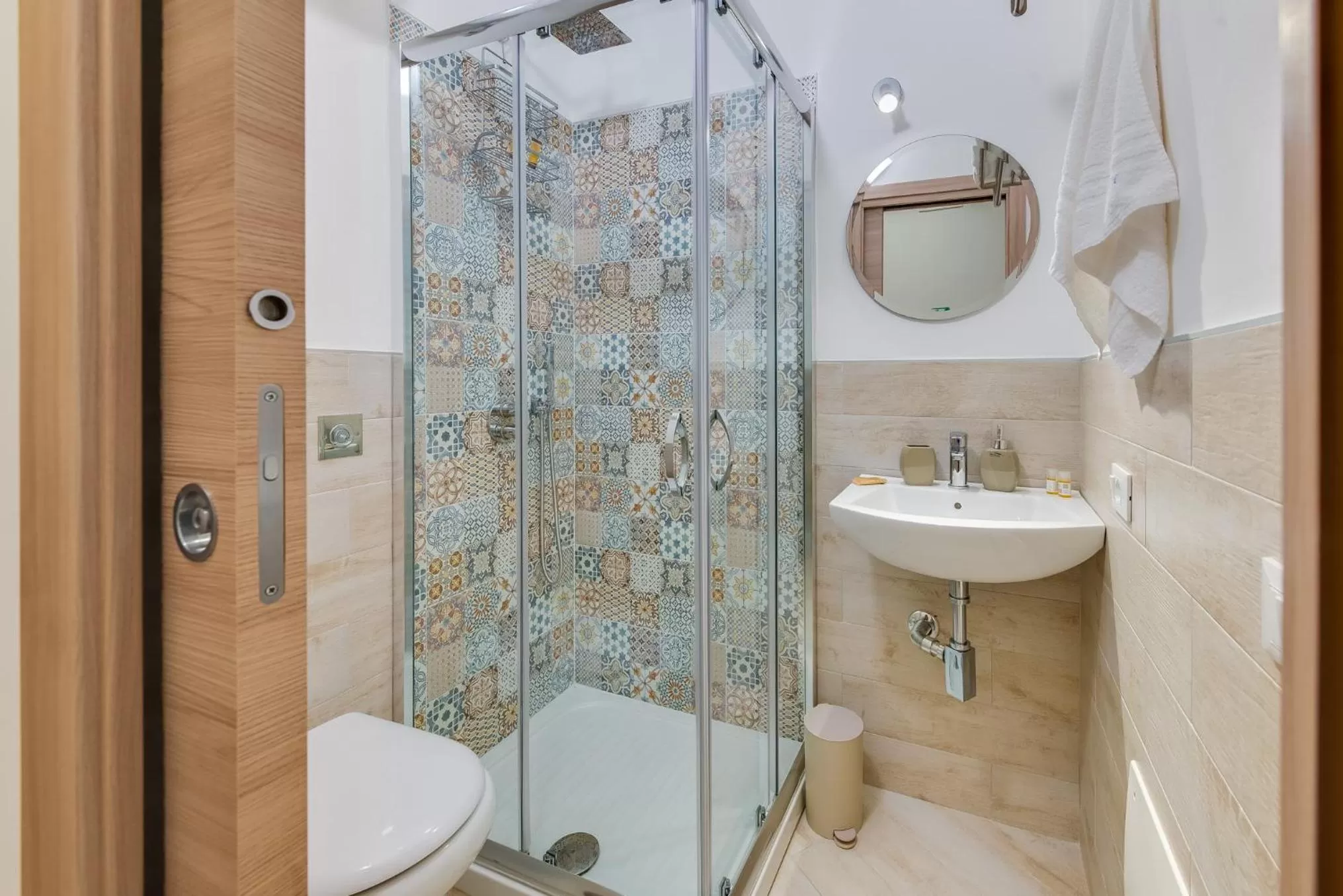 Shower, Bathroom in NottInCentro -Guest House-