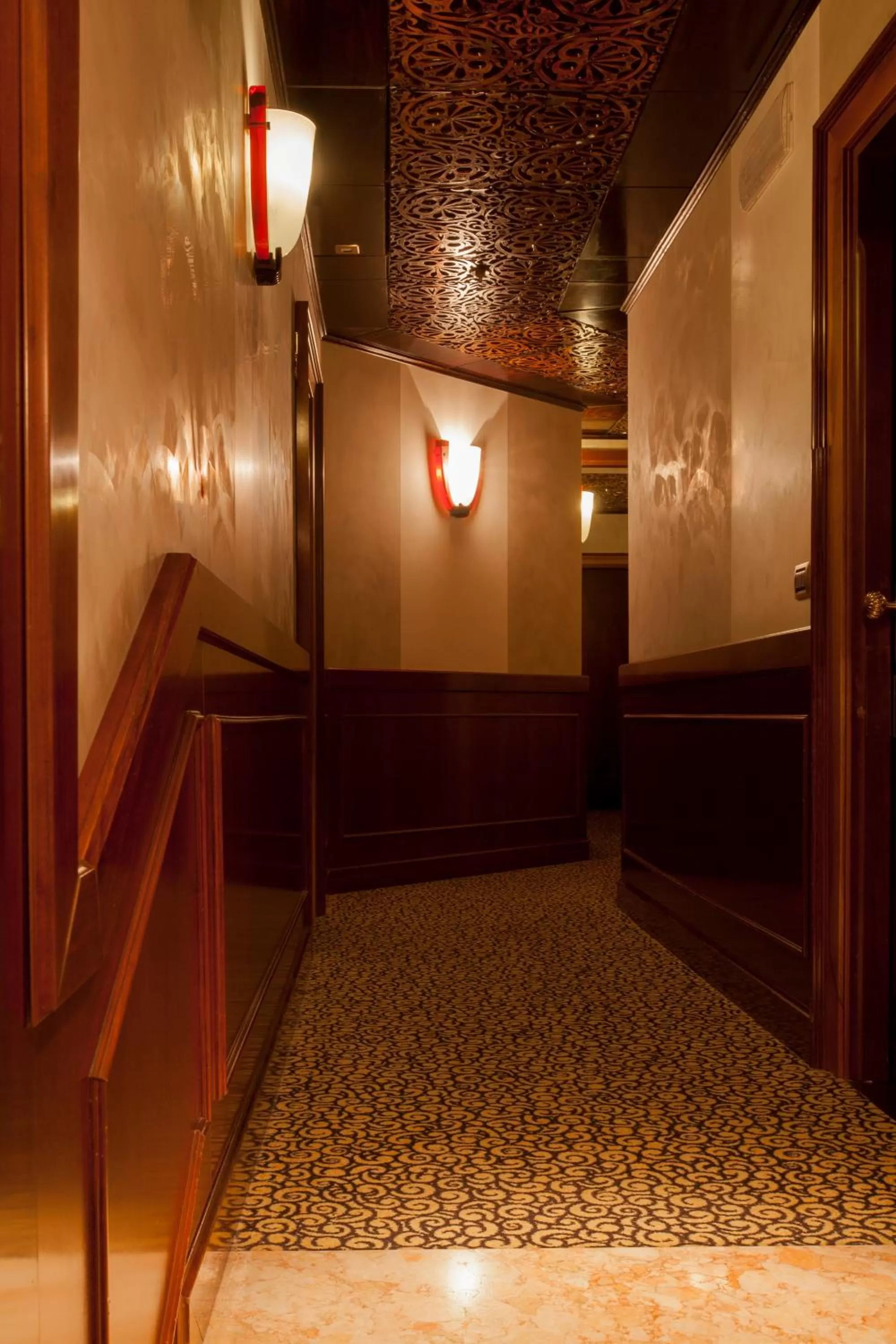 Area and facilities, Bed in Hotel Saturnia & International