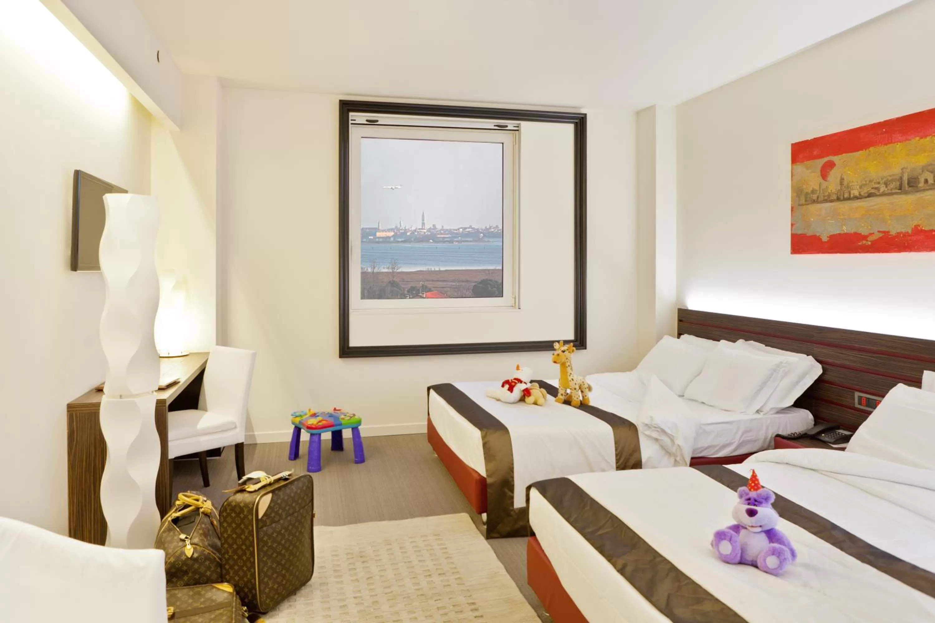 City view, Bed in Antony Hotel - Venice Airport