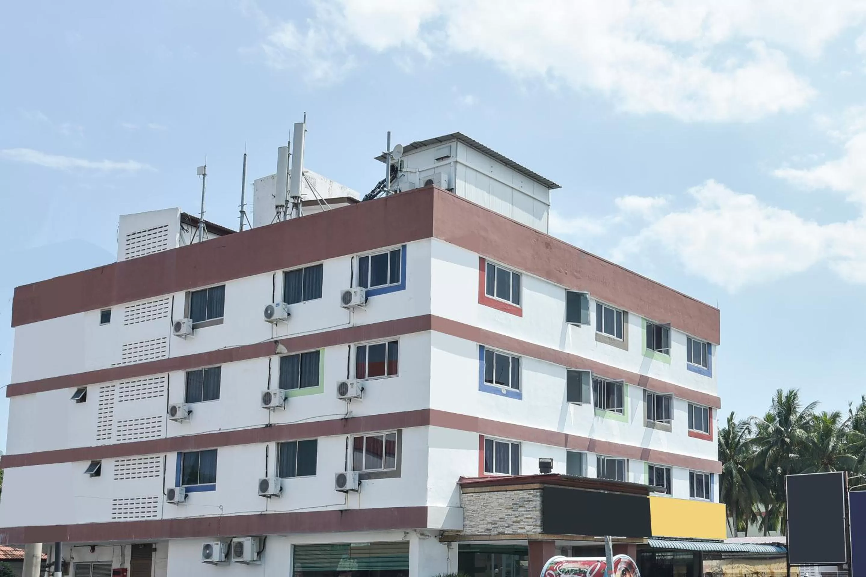 Capital O 516 Grand CT Hotel