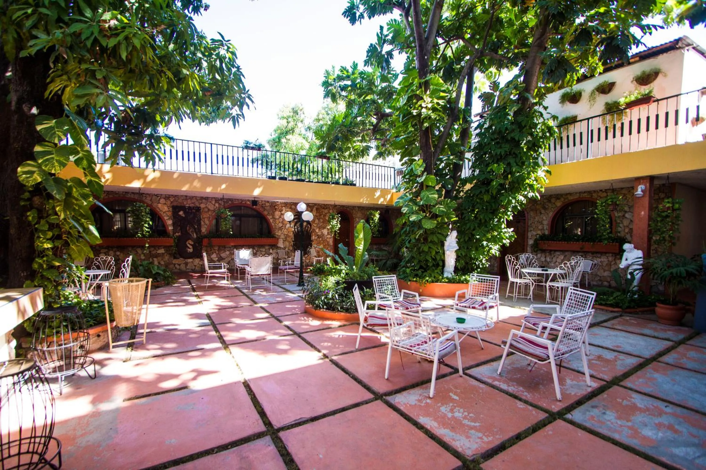 Patio in Ideal Villa Hotel