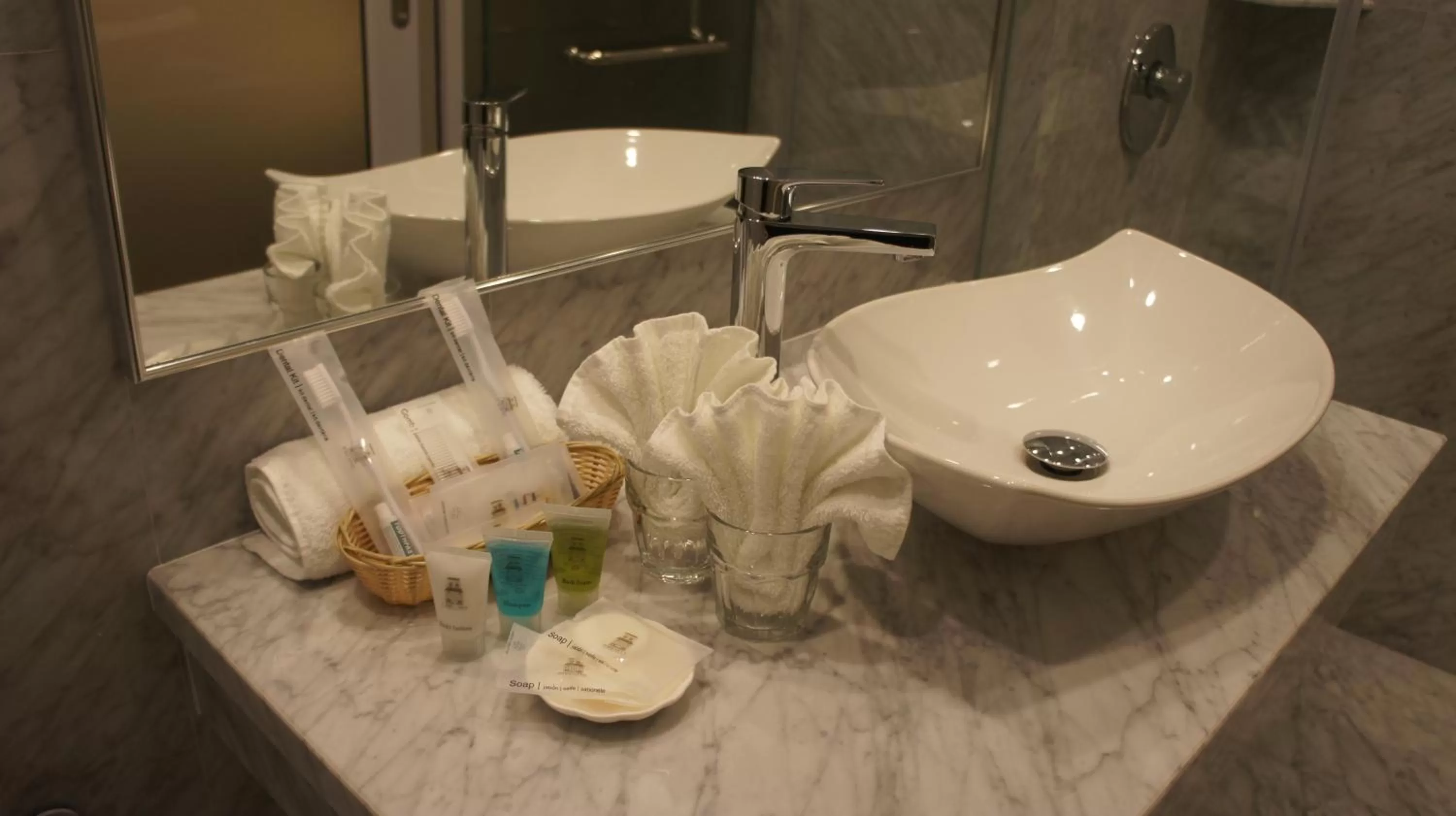 Toilet in Heeren Straits Hotel