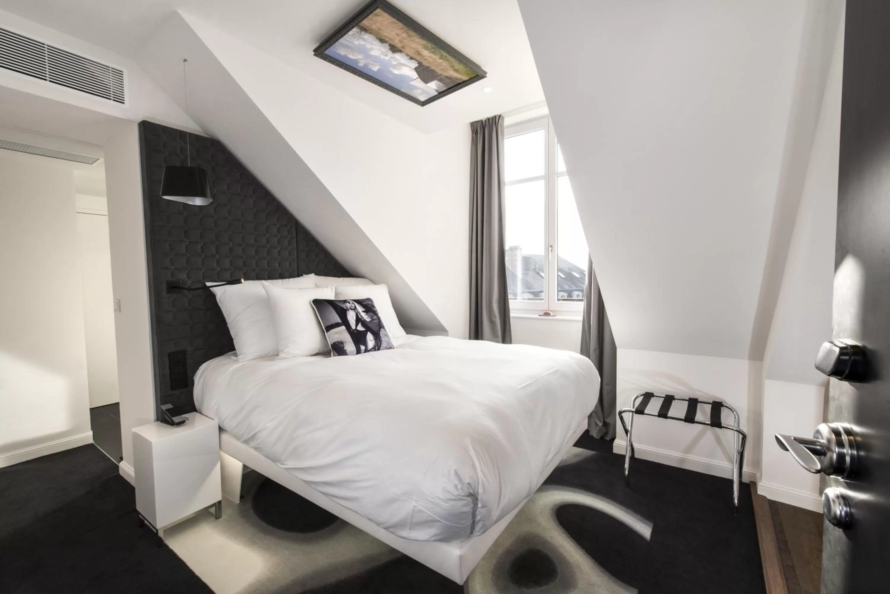 Bedroom, Bed in Vertigo Hotel, Dijon, a Member of Design Hotels