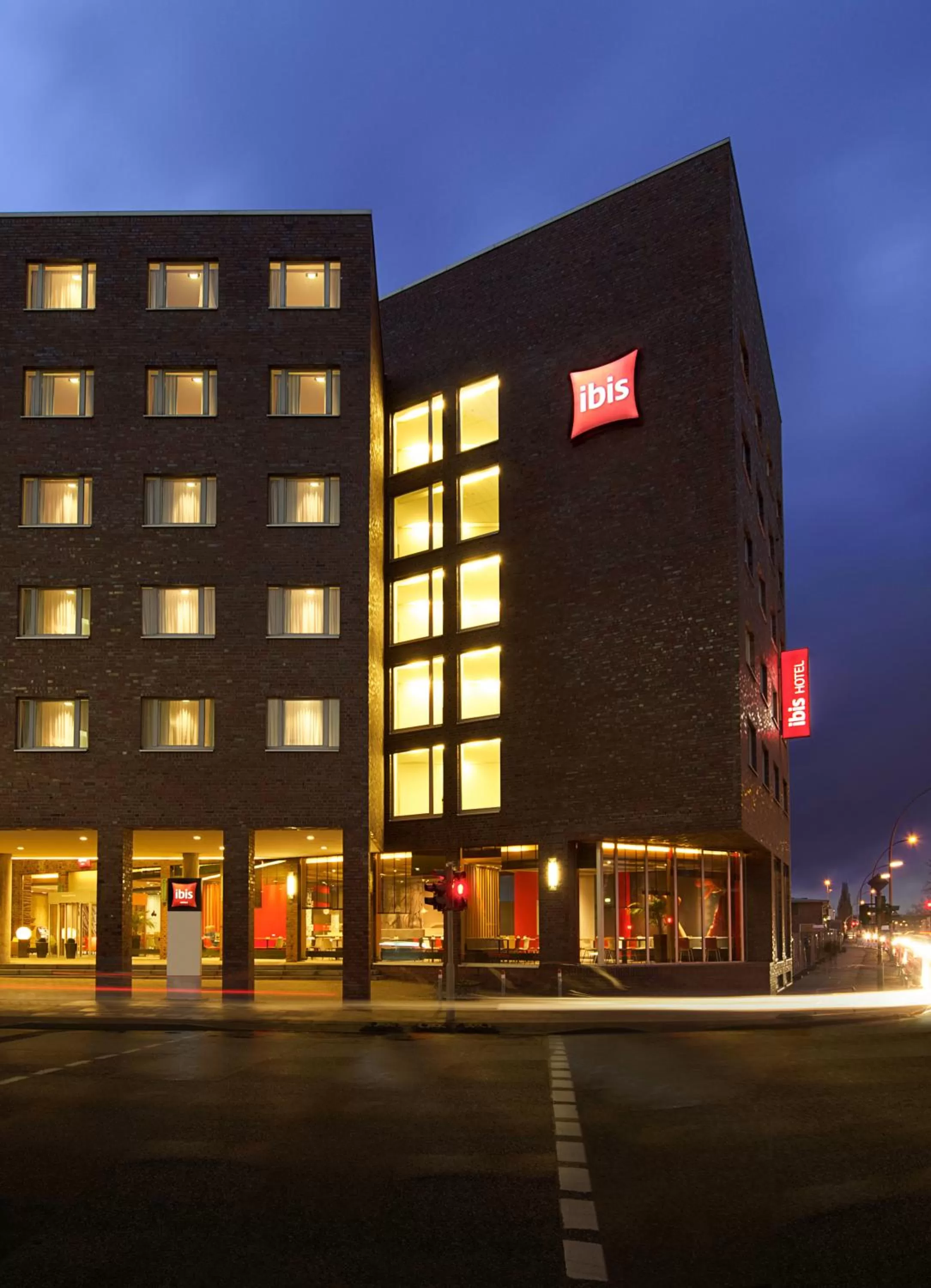 Facade/entrance in ibis Hamburg Alsterring