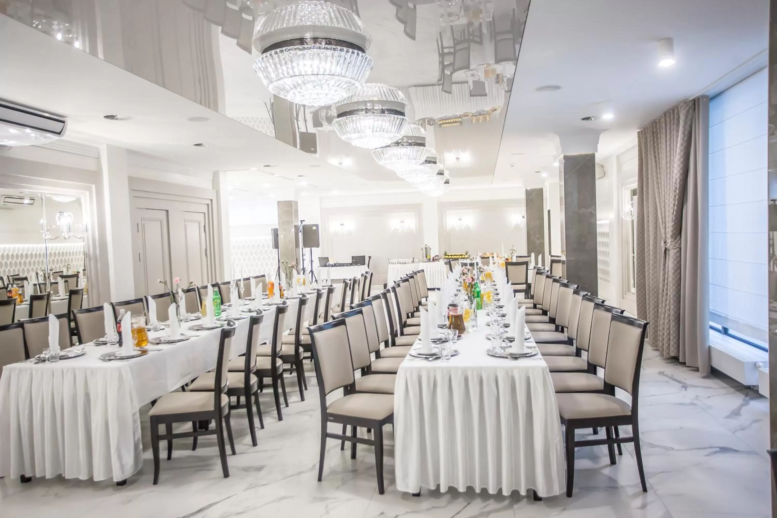 Restaurant/places to eat in Hotel Gromada Łomża