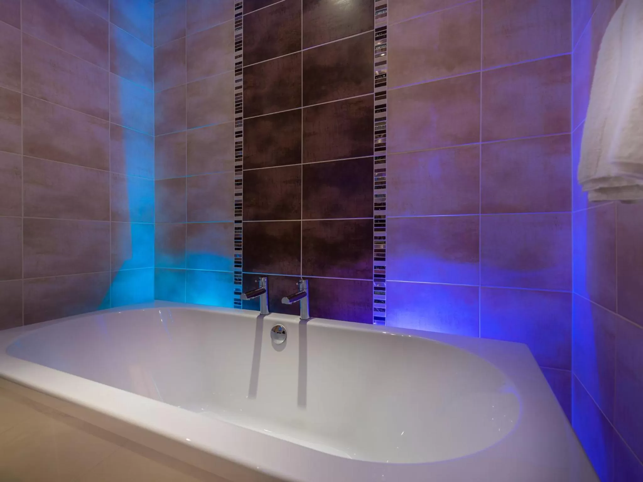 Bathroom in The White Hart Hotel, Boston, Lincolnshire - The Coaching Inn Group