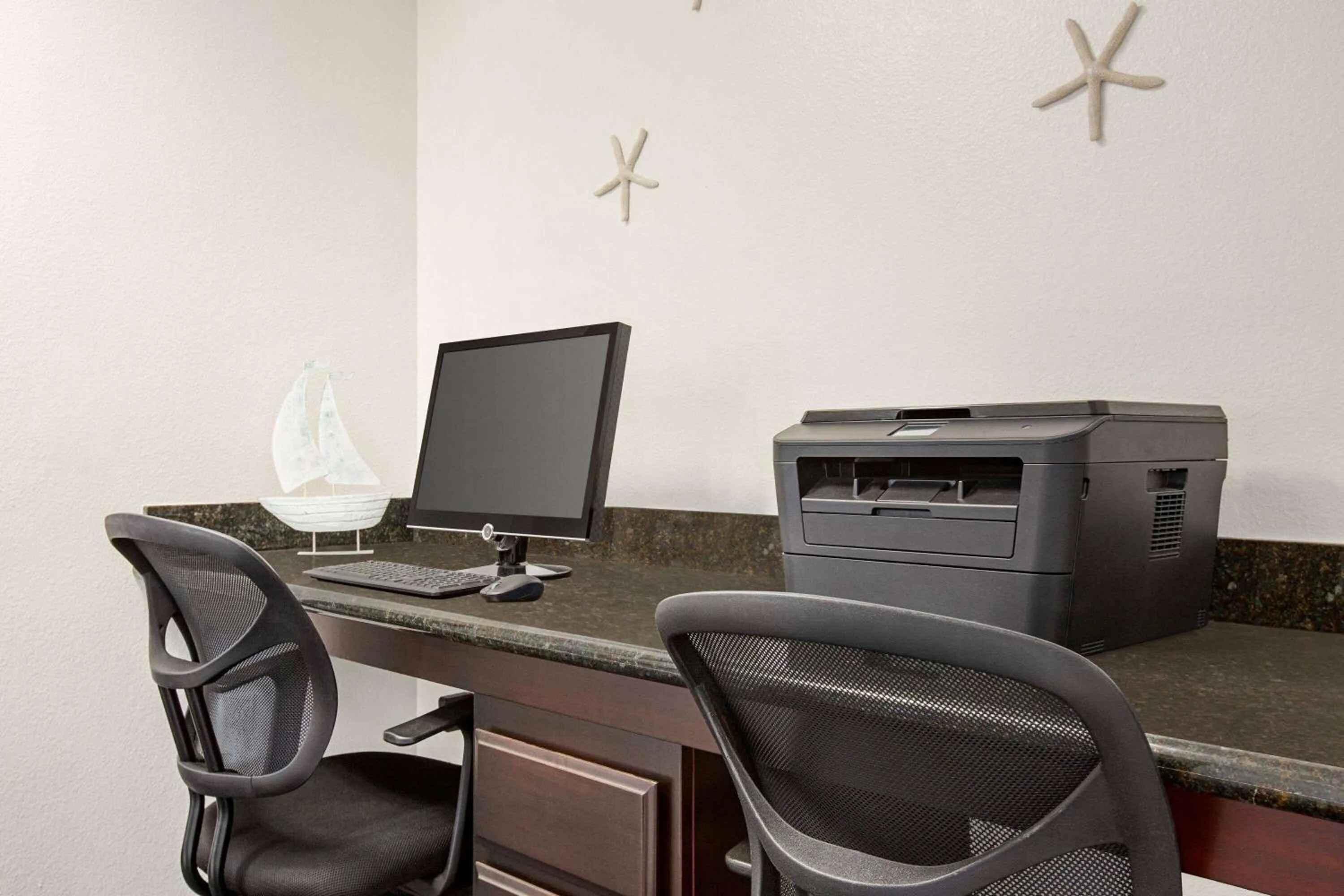 Business facilities in Ramada by Wyndham Marina