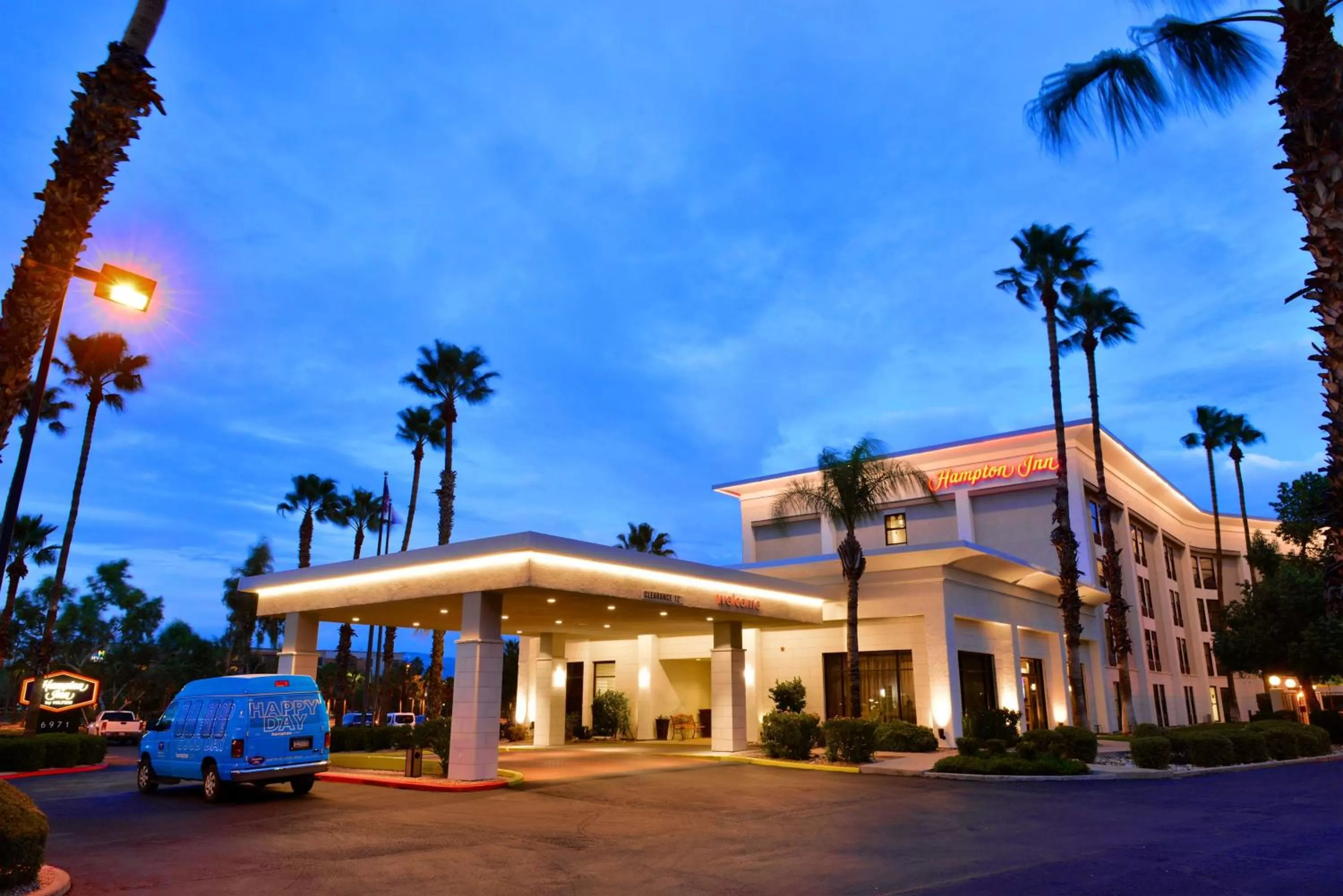 Property building in Hampton Inn Tucson-Airport