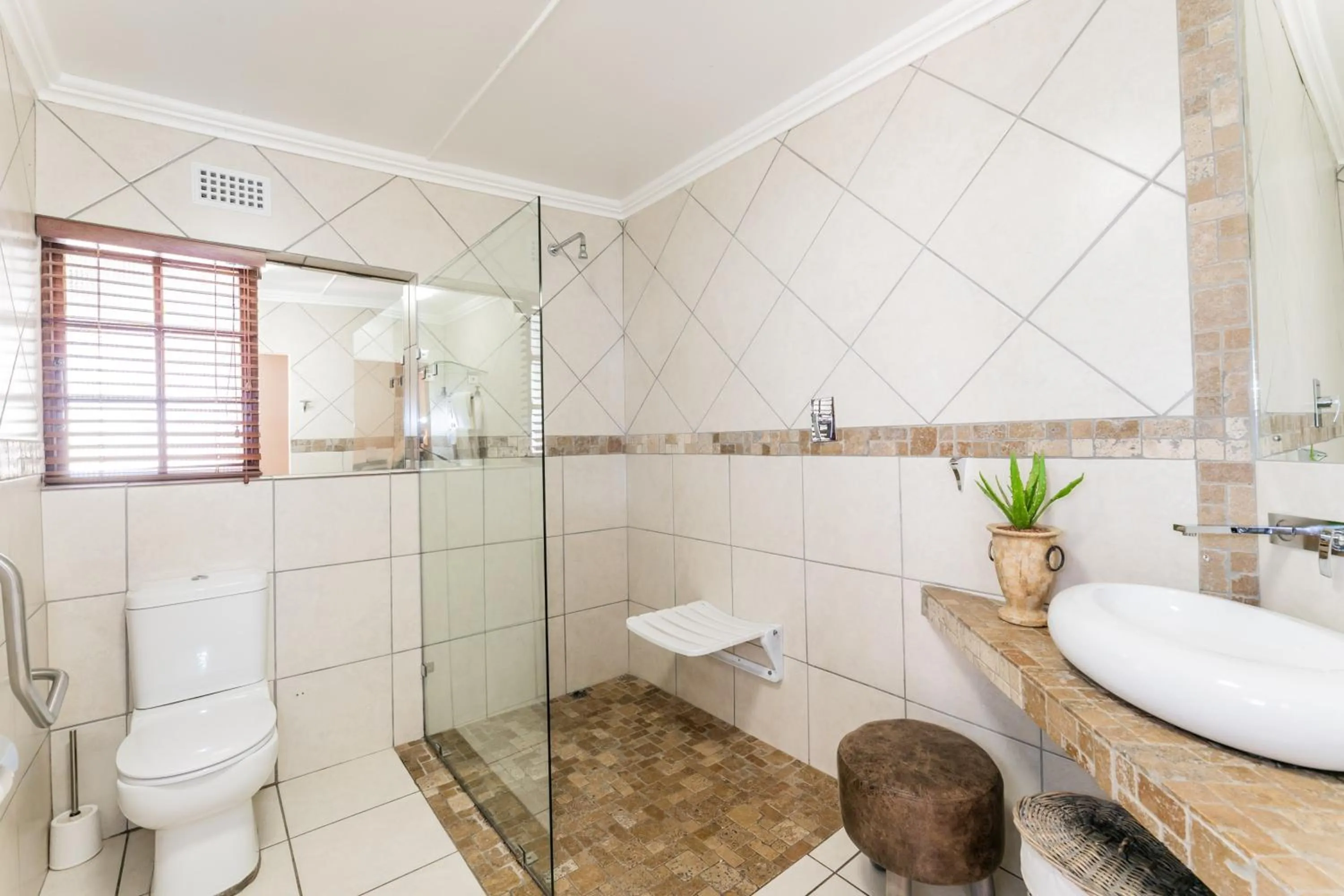 Bathroom in Arum Guest House