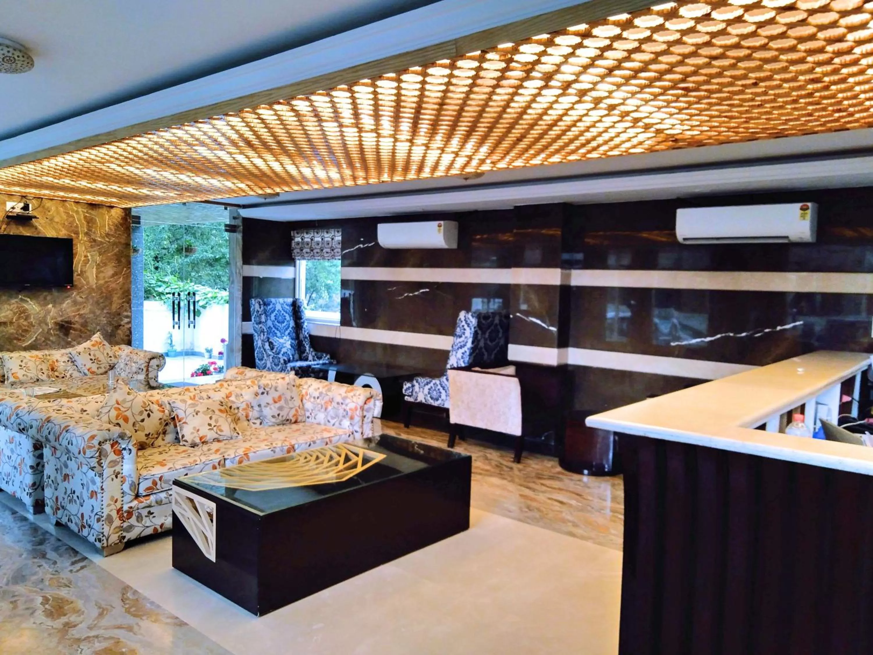 TV and multimedia, Lobby/Reception in Hotel The Montreal