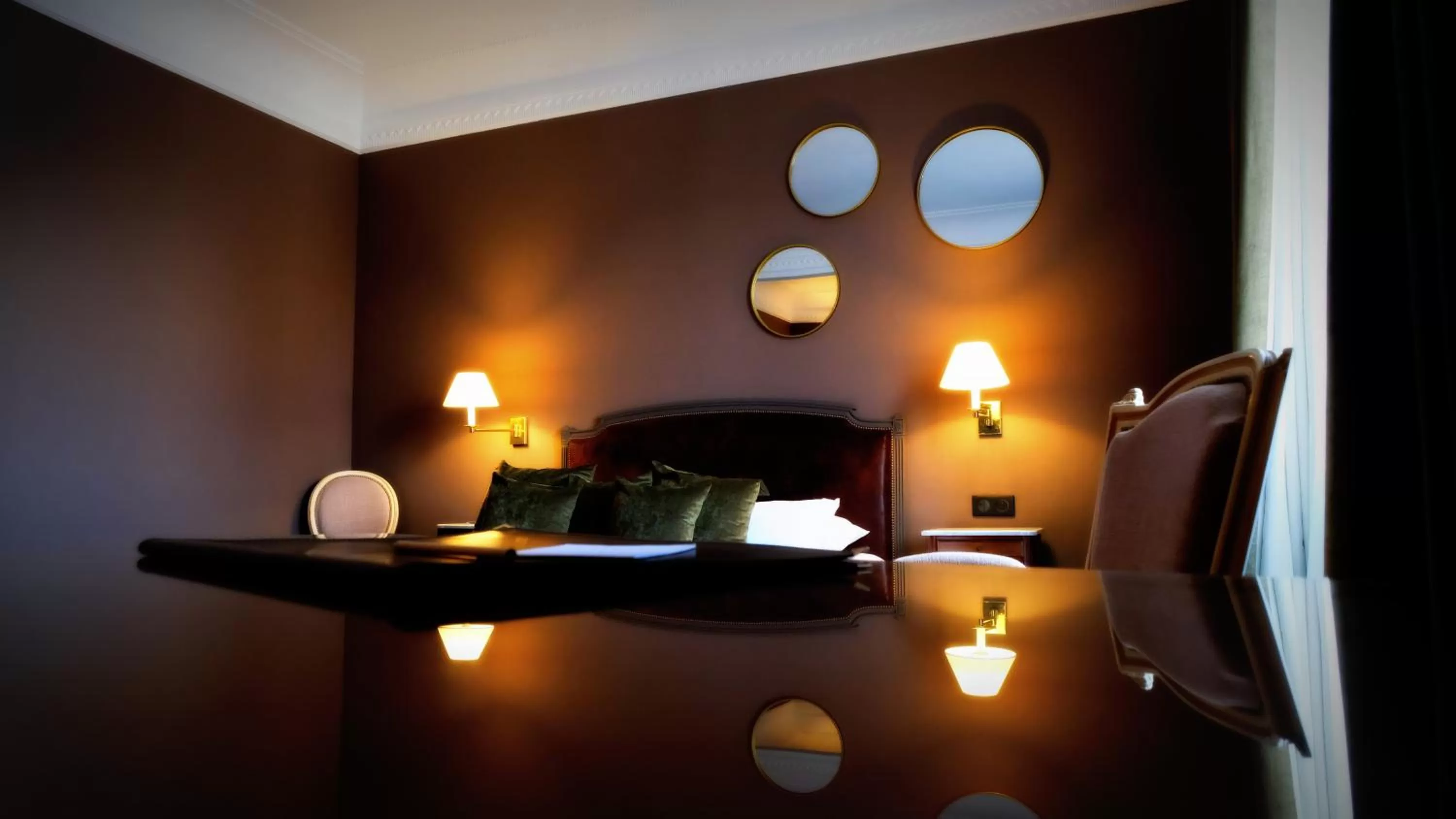 Photo of the whole room in Hôtel Carlton Lille