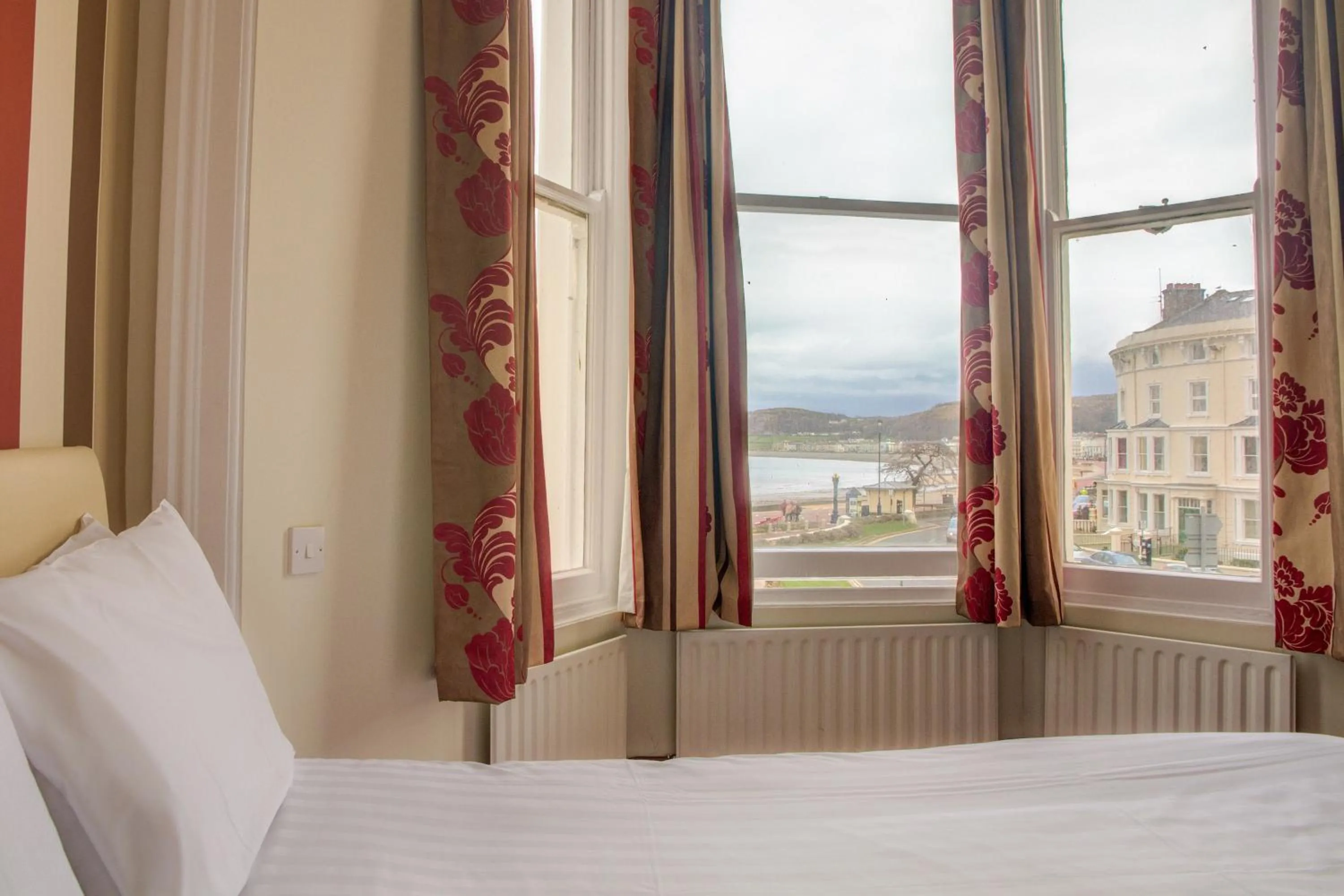 Day, Bed in Baytree Hotel