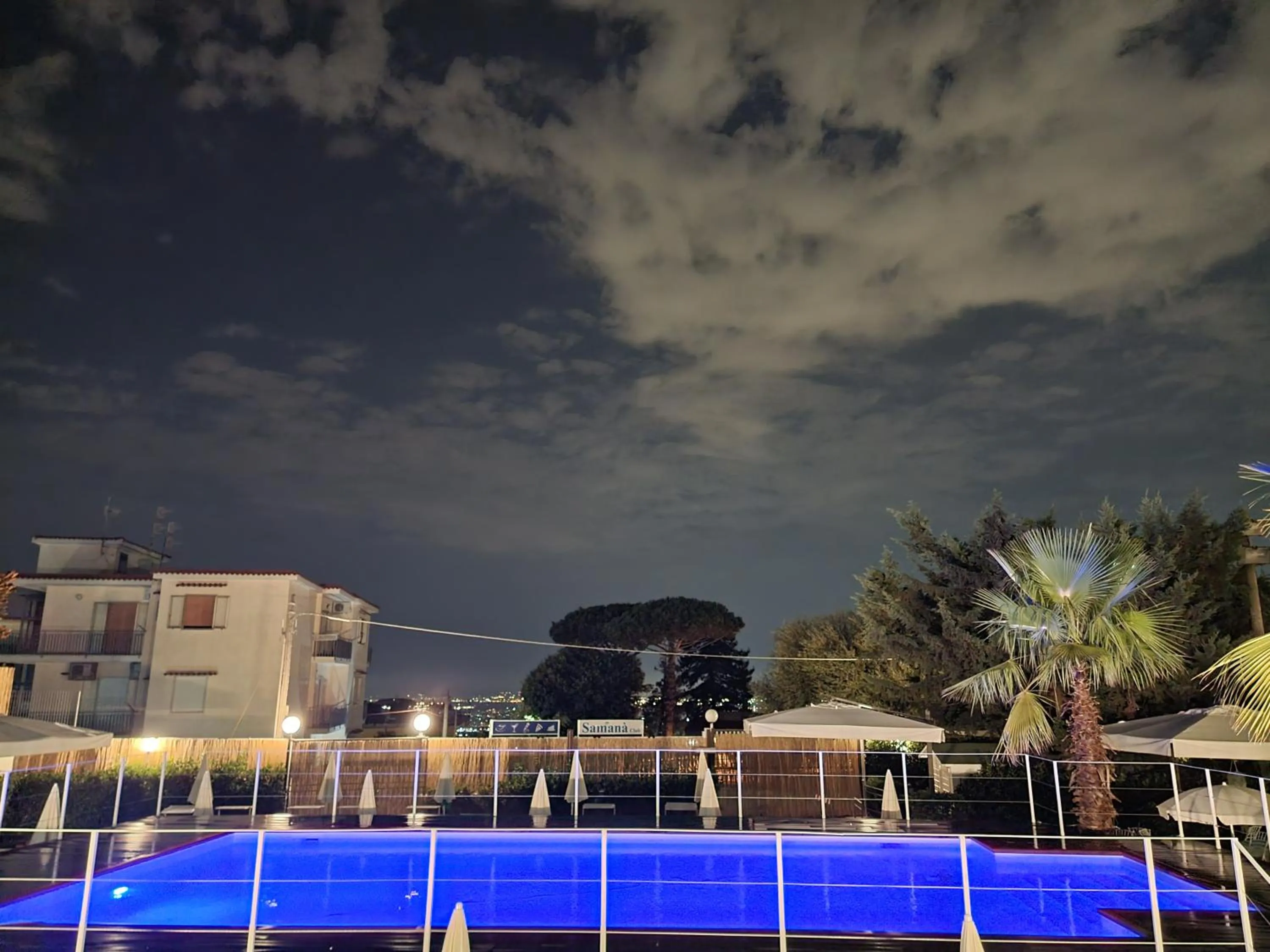 Swimming pool in Ranch Palace Hotel