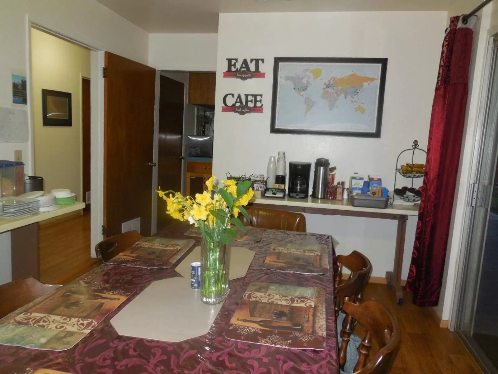 Food and drinks in Yosemite Paradise Inn