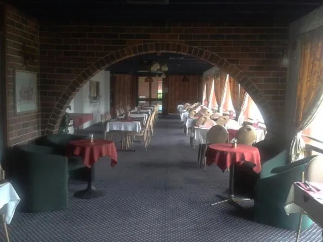 Restaurant/places to eat in Elsinor Motor Lodge