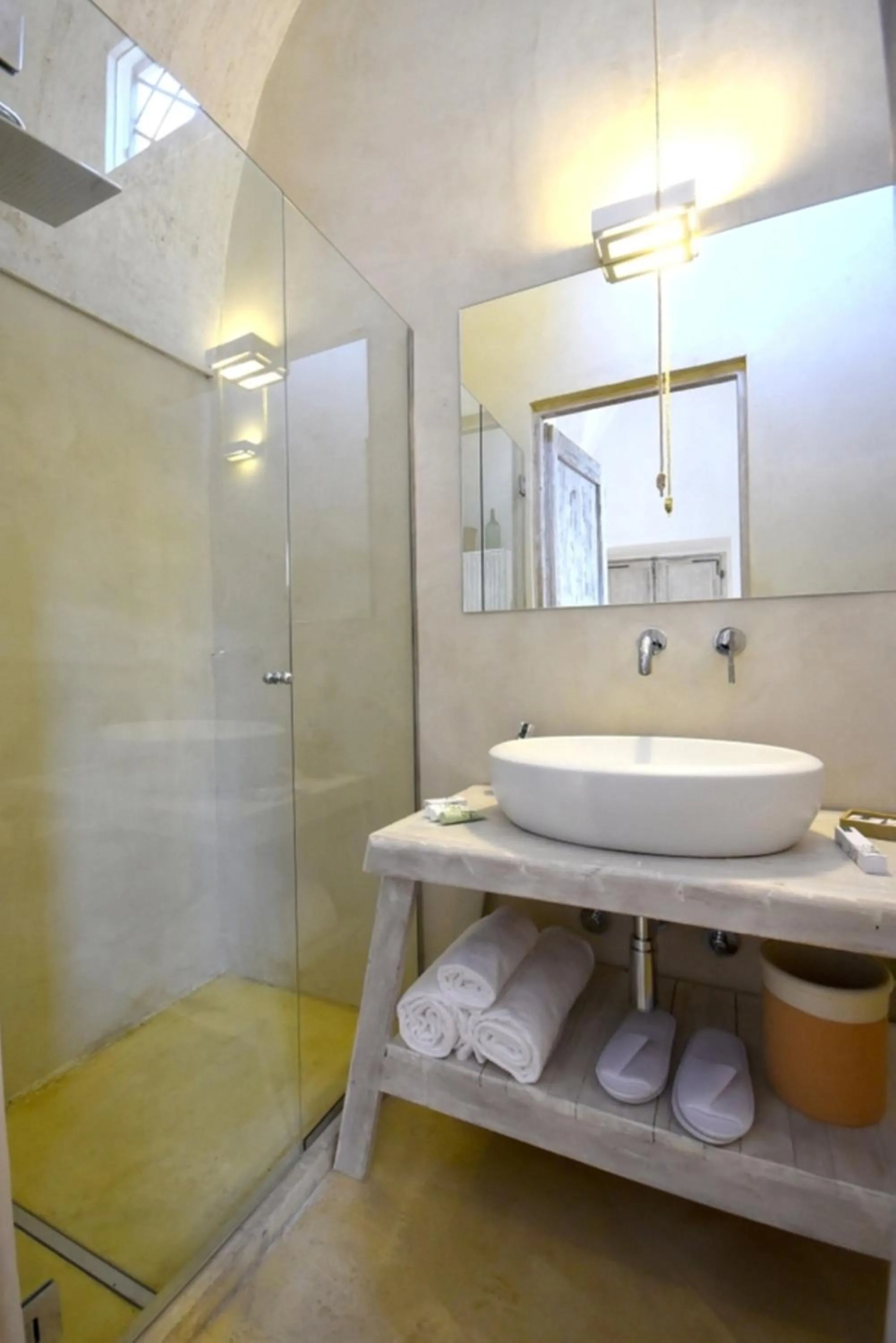 Bathroom in Palazzo Castriota