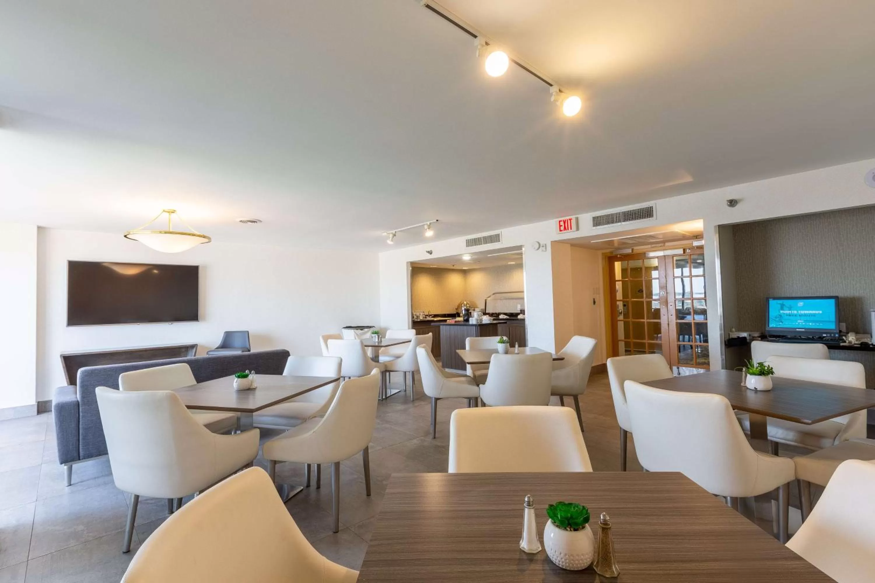 Restaurant/places to eat in DoubleTree by Hilton Dallas/Richardson