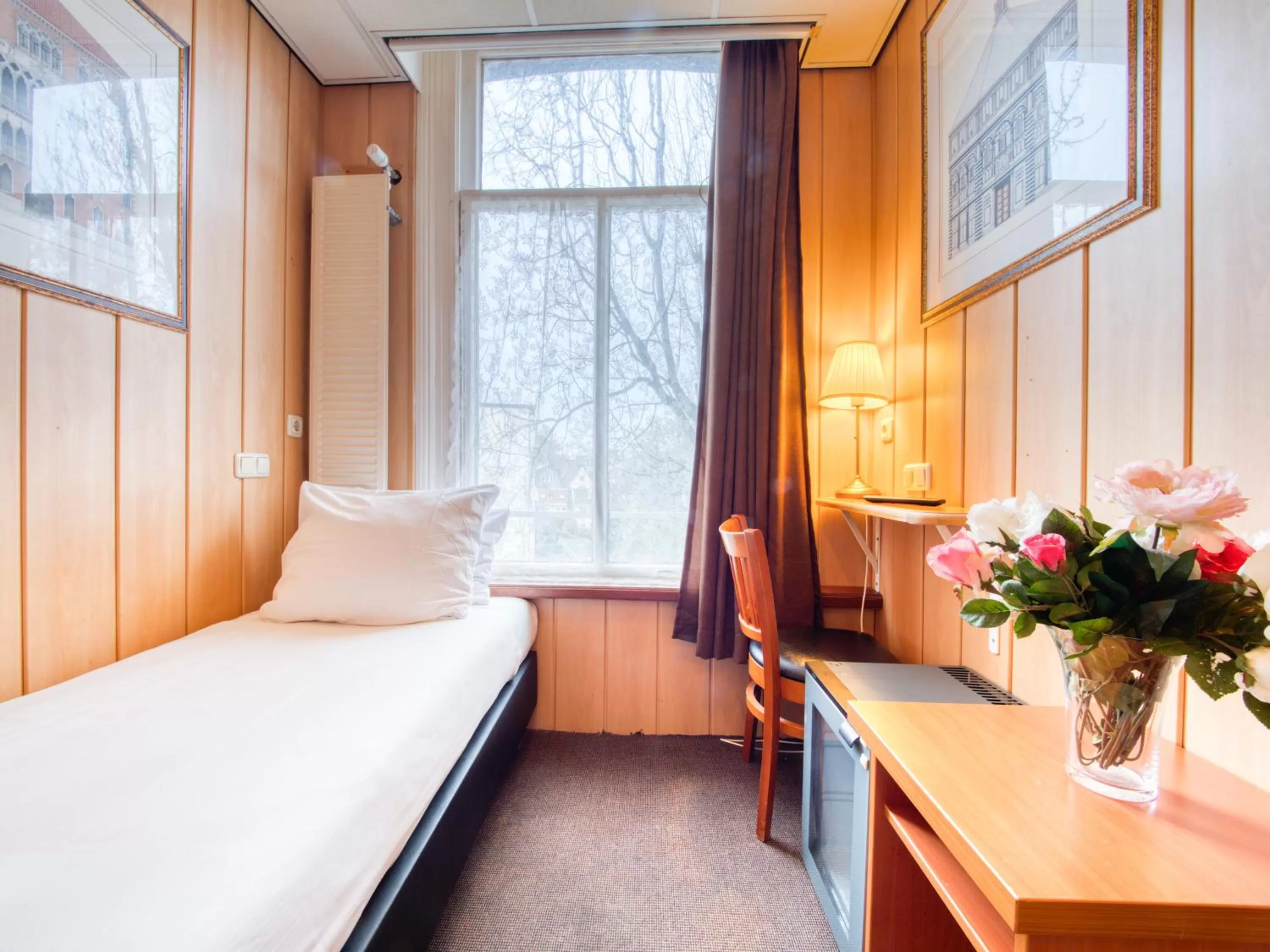 Bed in Di-Ann City Centre Hotel