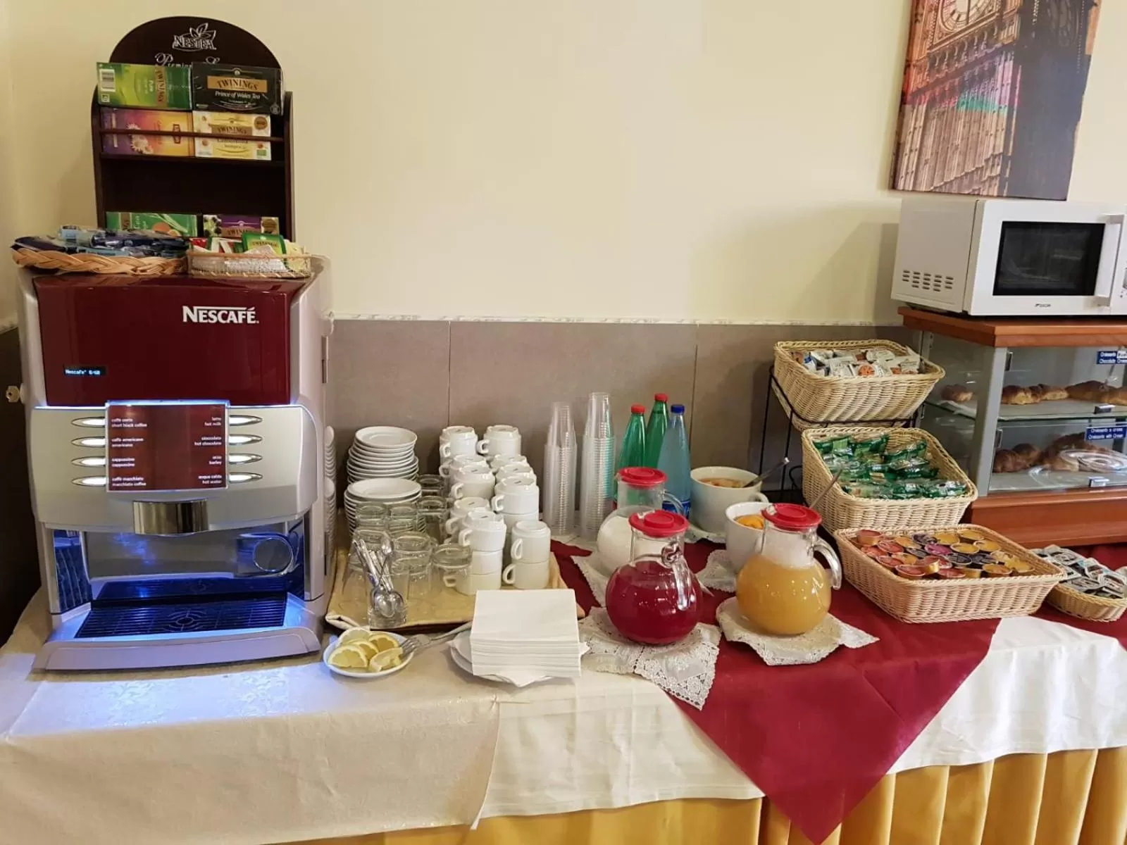 Buffet breakfast in Capodichino International Hotel