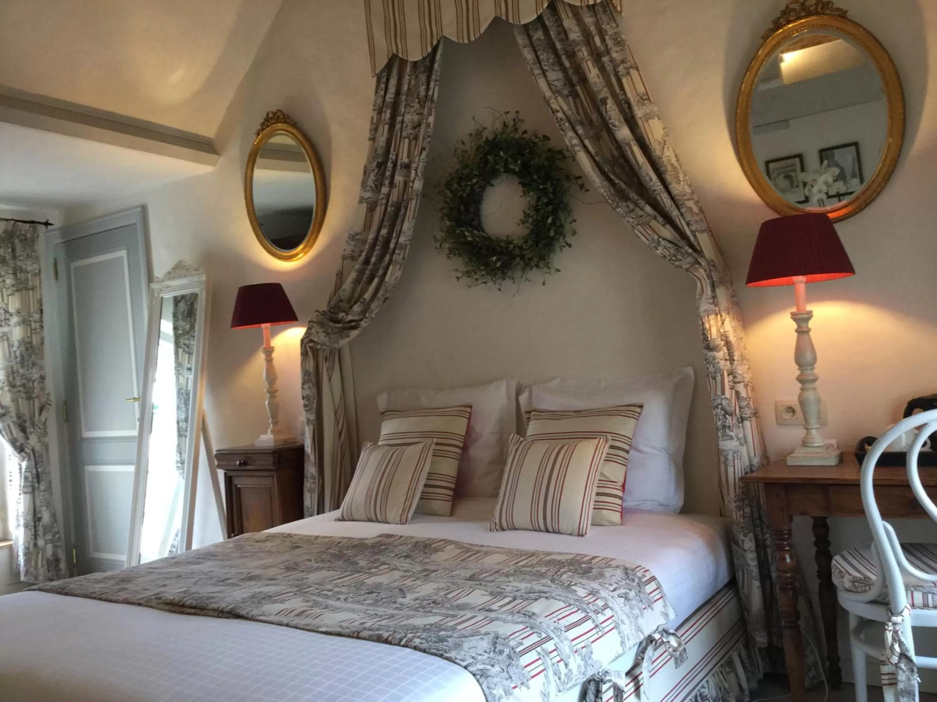 Photo of the whole room, Bed in B&B Auberge De Klasse