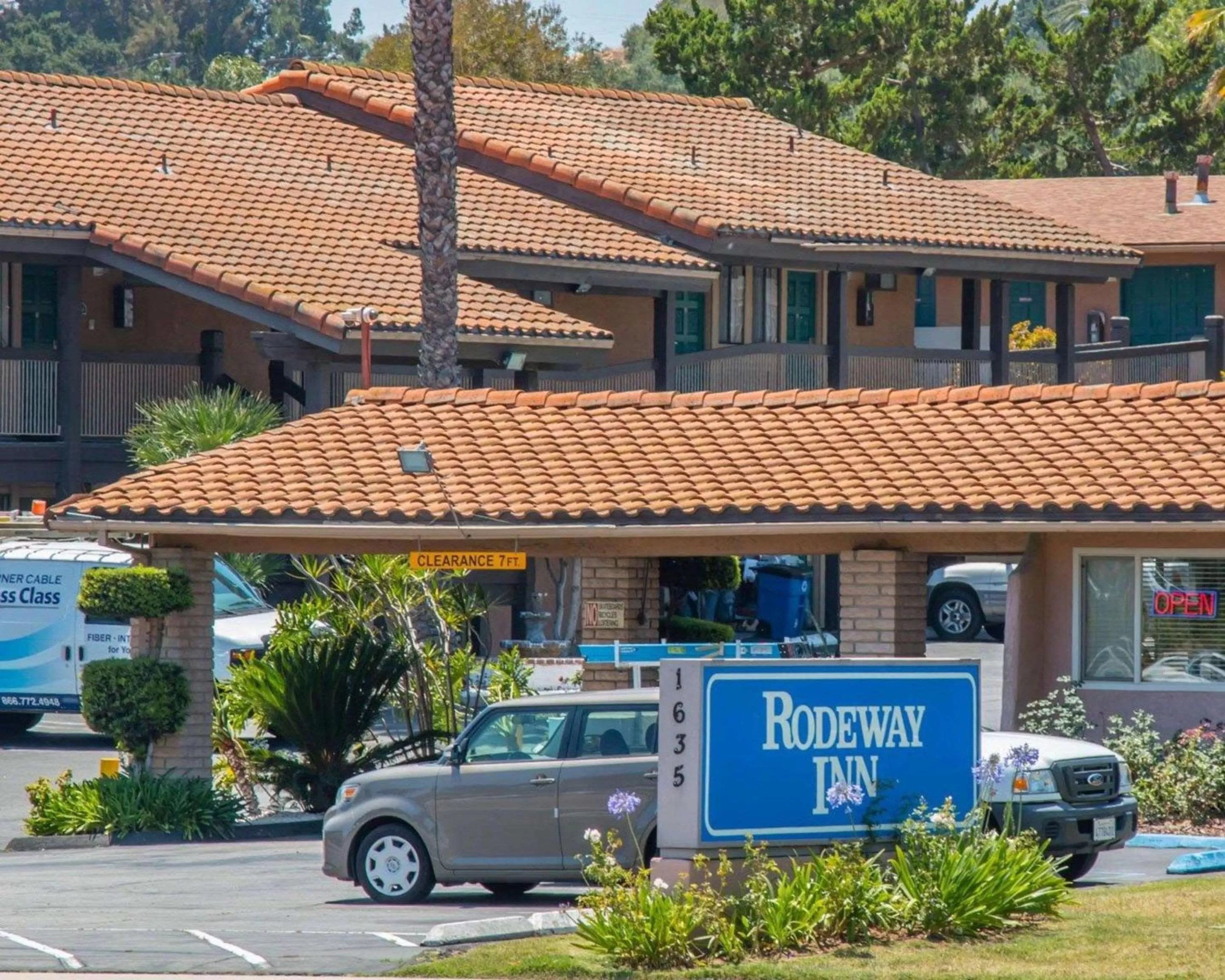 Property building in Rodeway Inn Fallbrook Downtown