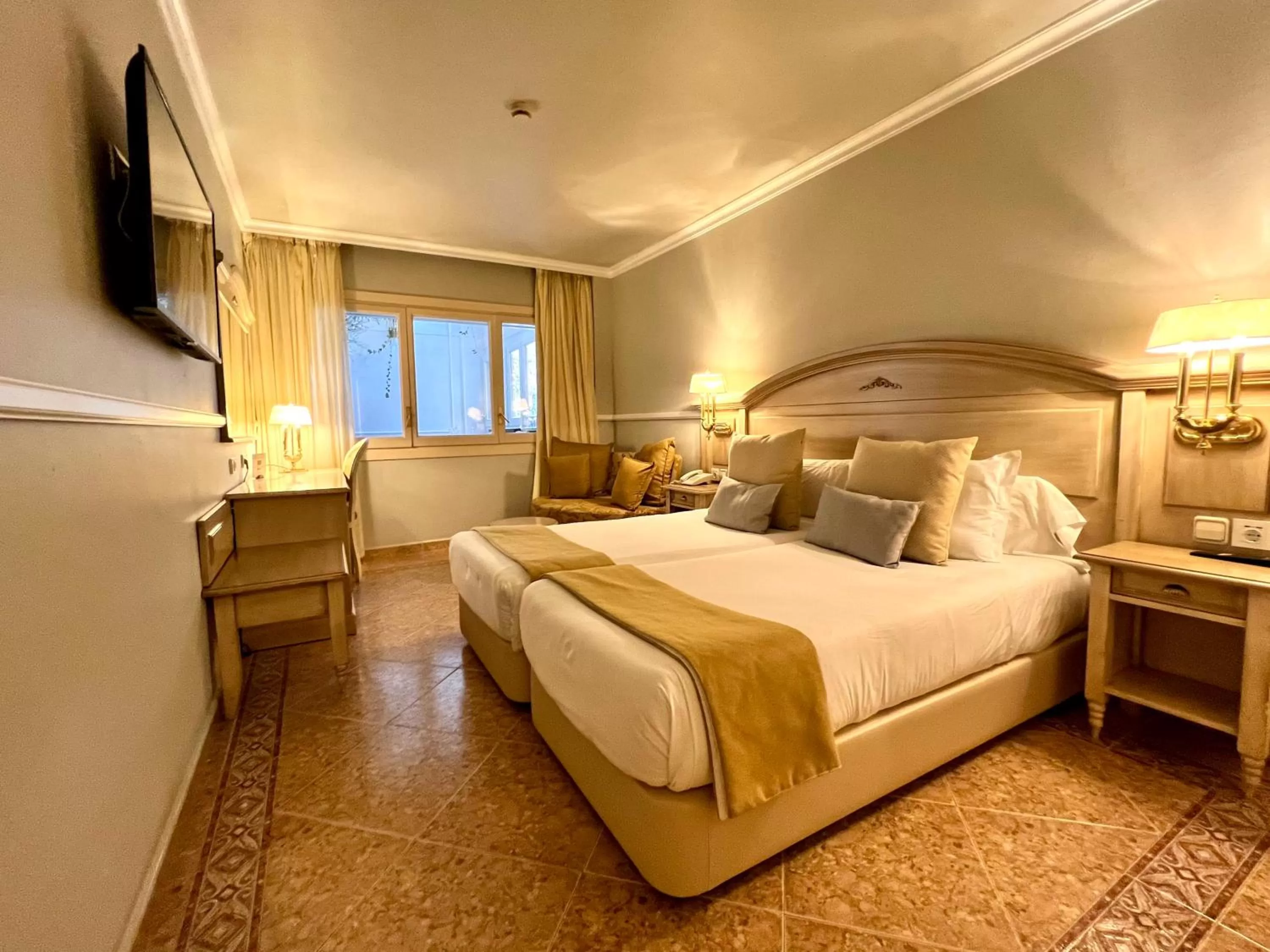 Bedroom, Bed in Hotel & SPA Bringué