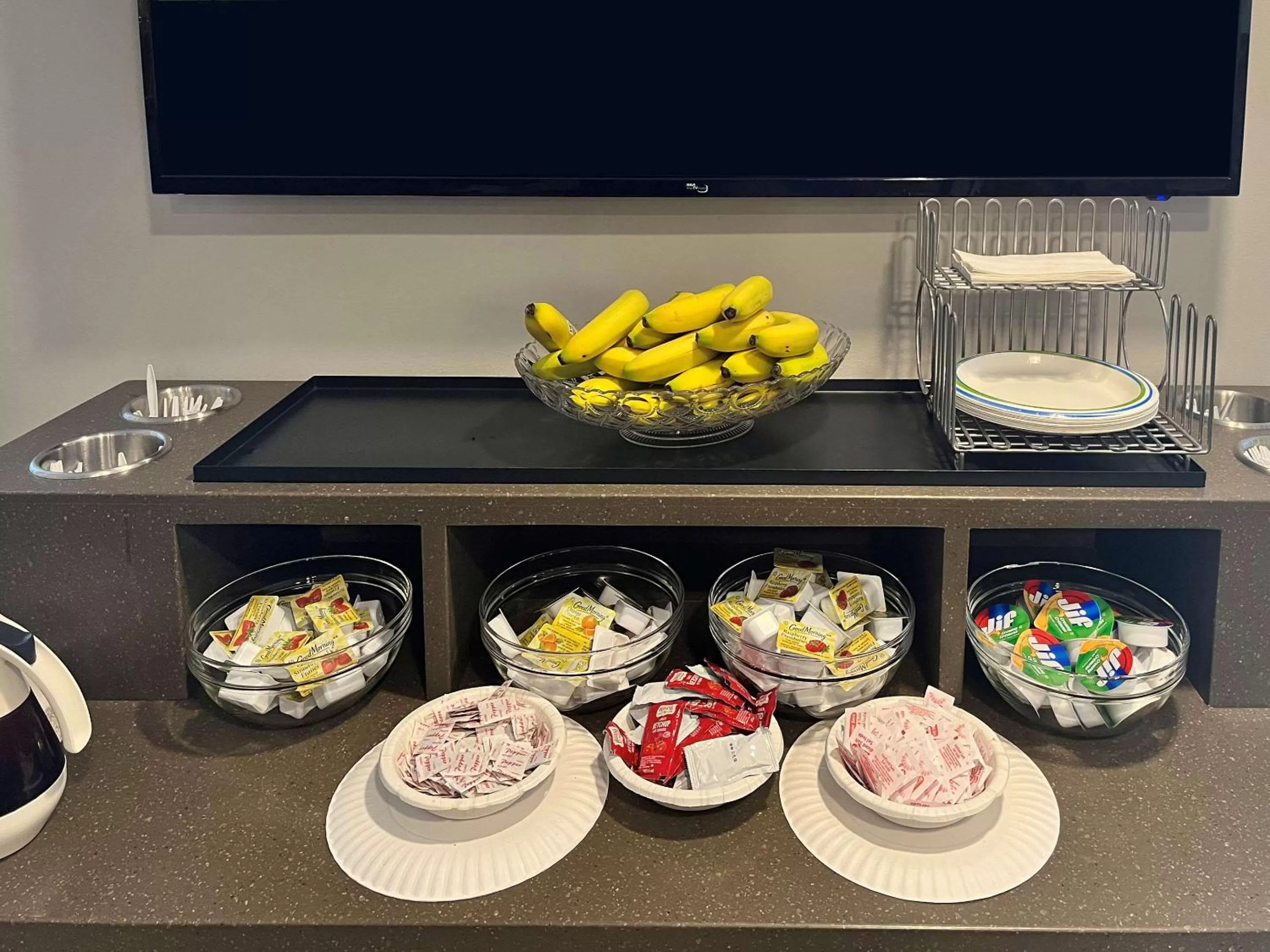 Breakfast in Econo Lodge Airport Quebec