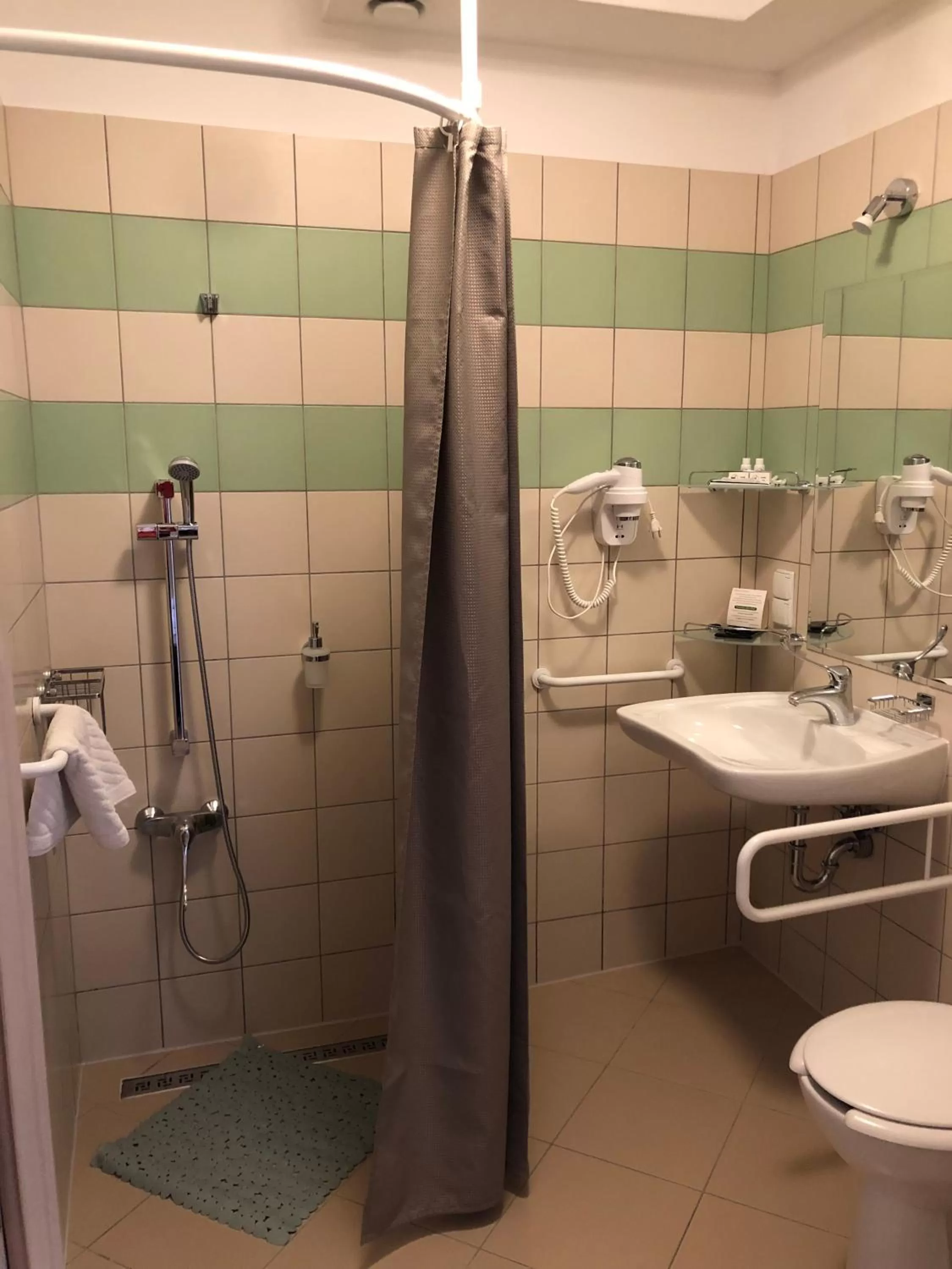 Bathroom in HOTEL*** NAT Bukowina Tatrzańska