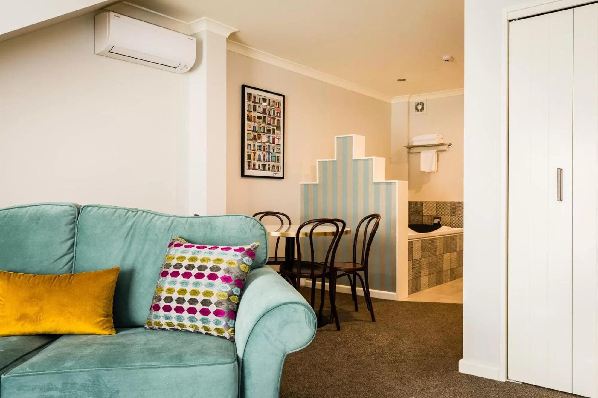 Pebble Beach Motor Inn