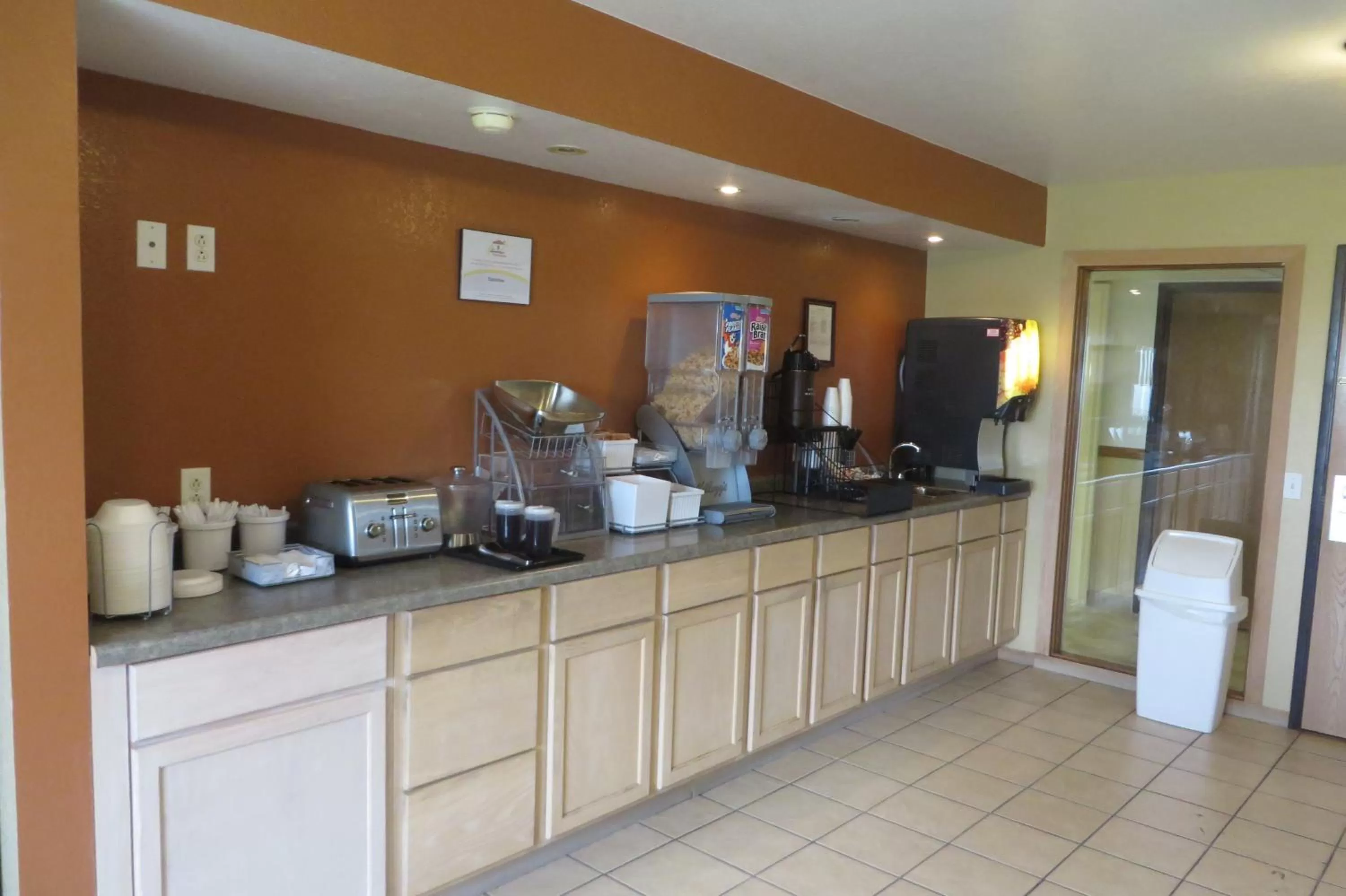 Breakfast in Super 8 by Wyndham Grinnell IA