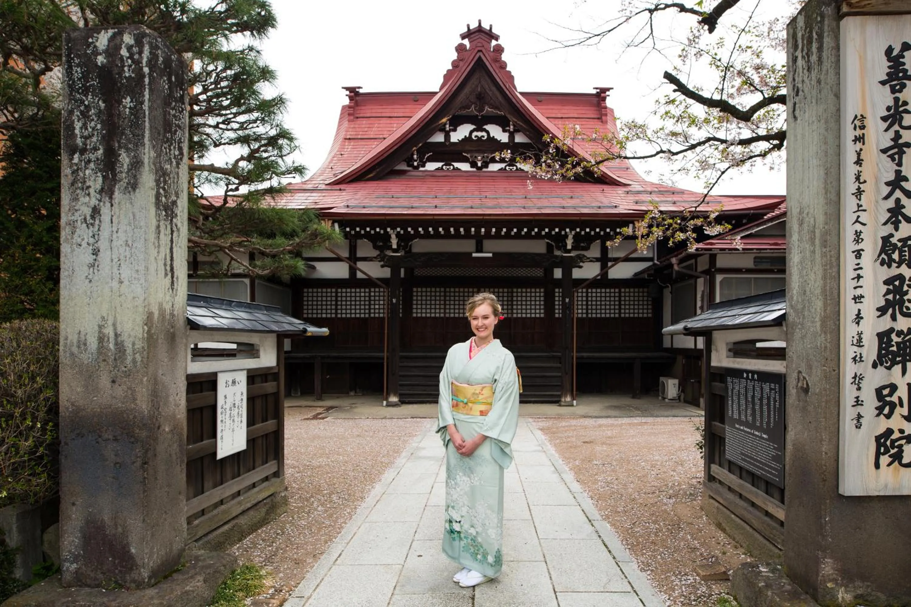 People in Temple Hotel Takayama Zenkoji