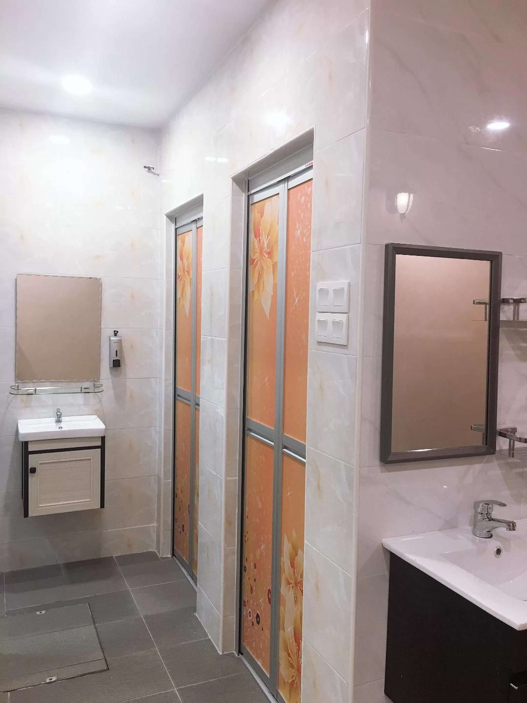 Toilet in Carlsun Hotel