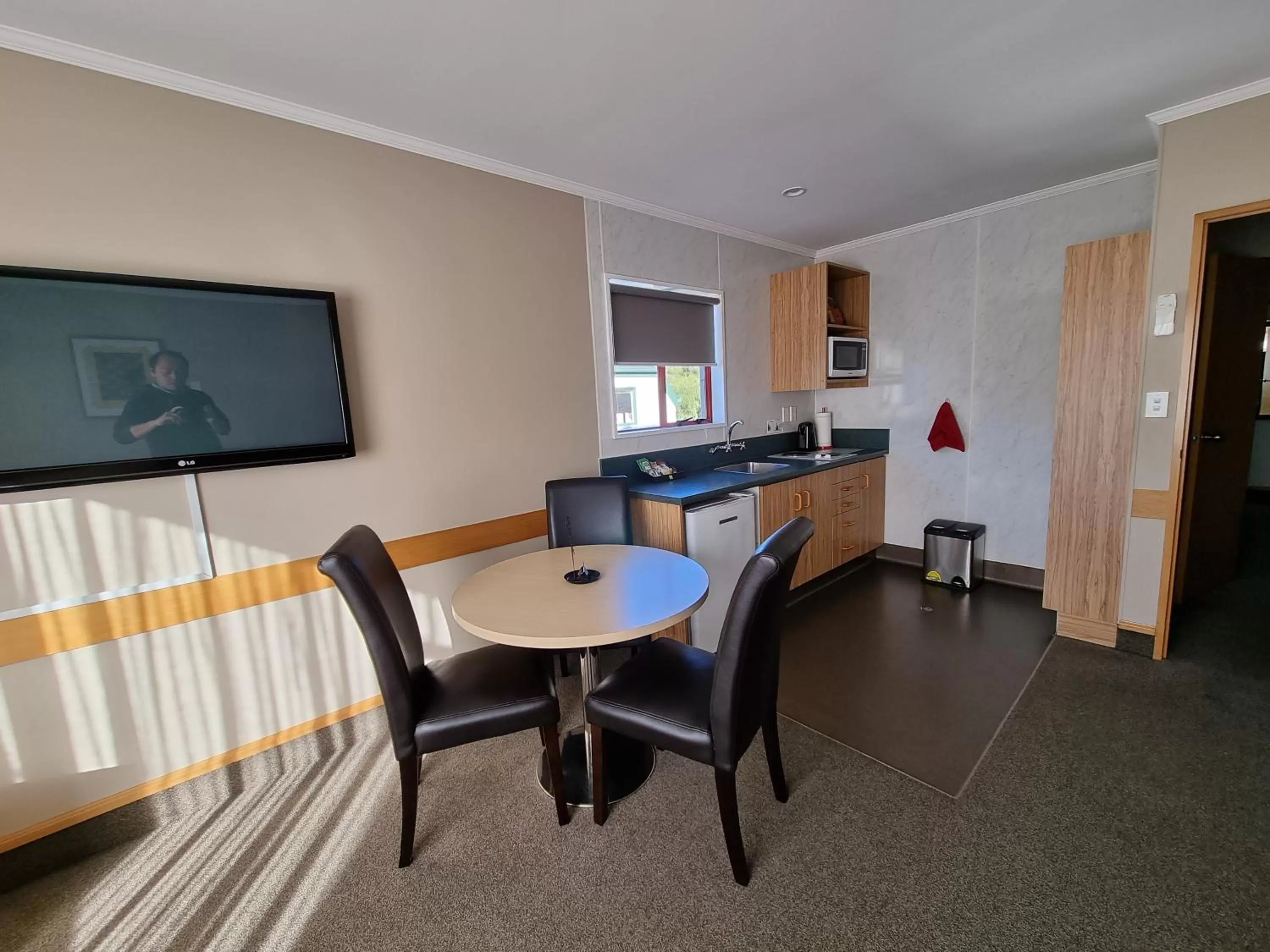 Kitchen or kitchenette in Amross Court