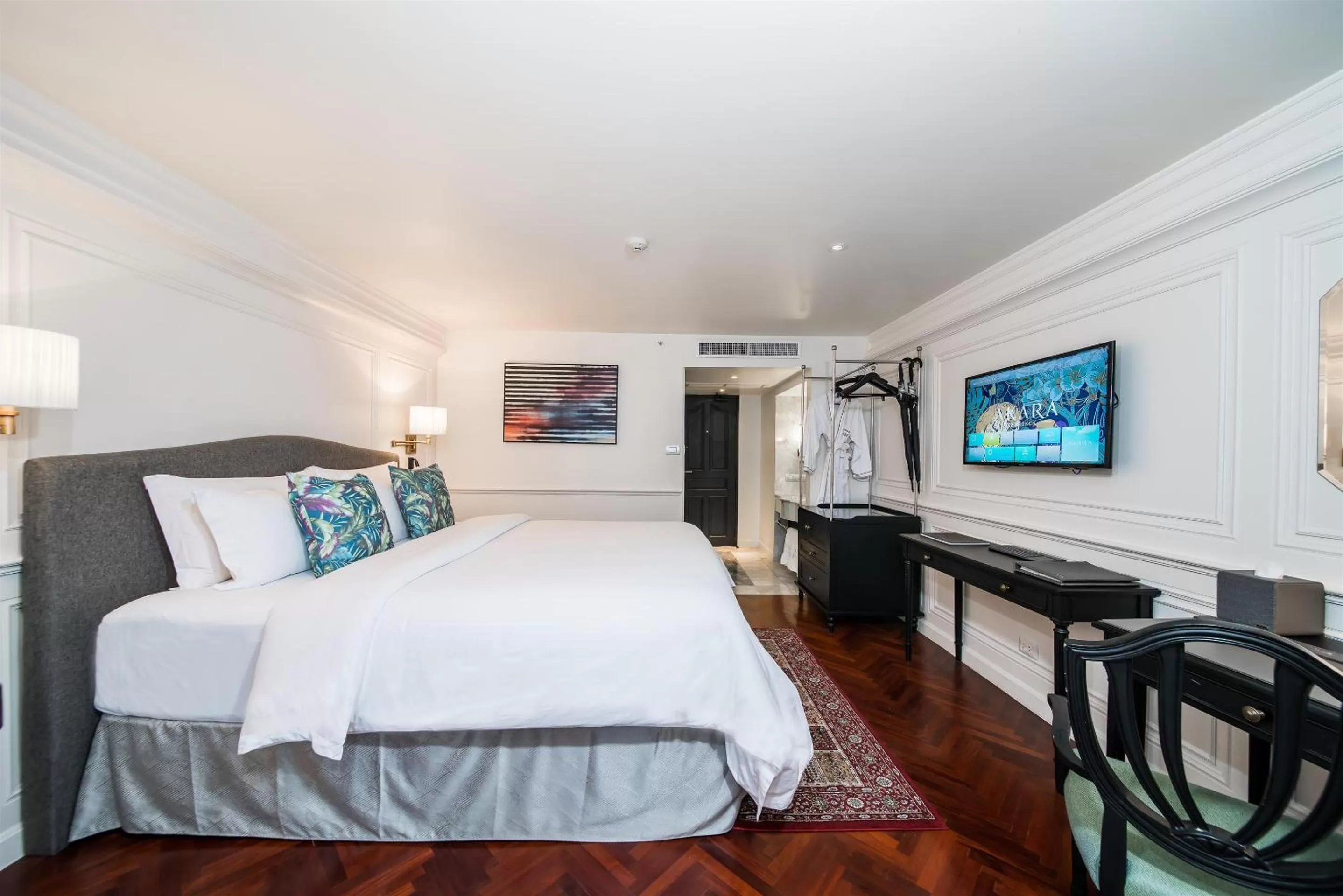 Bedroom, Bed in Akara Hotel