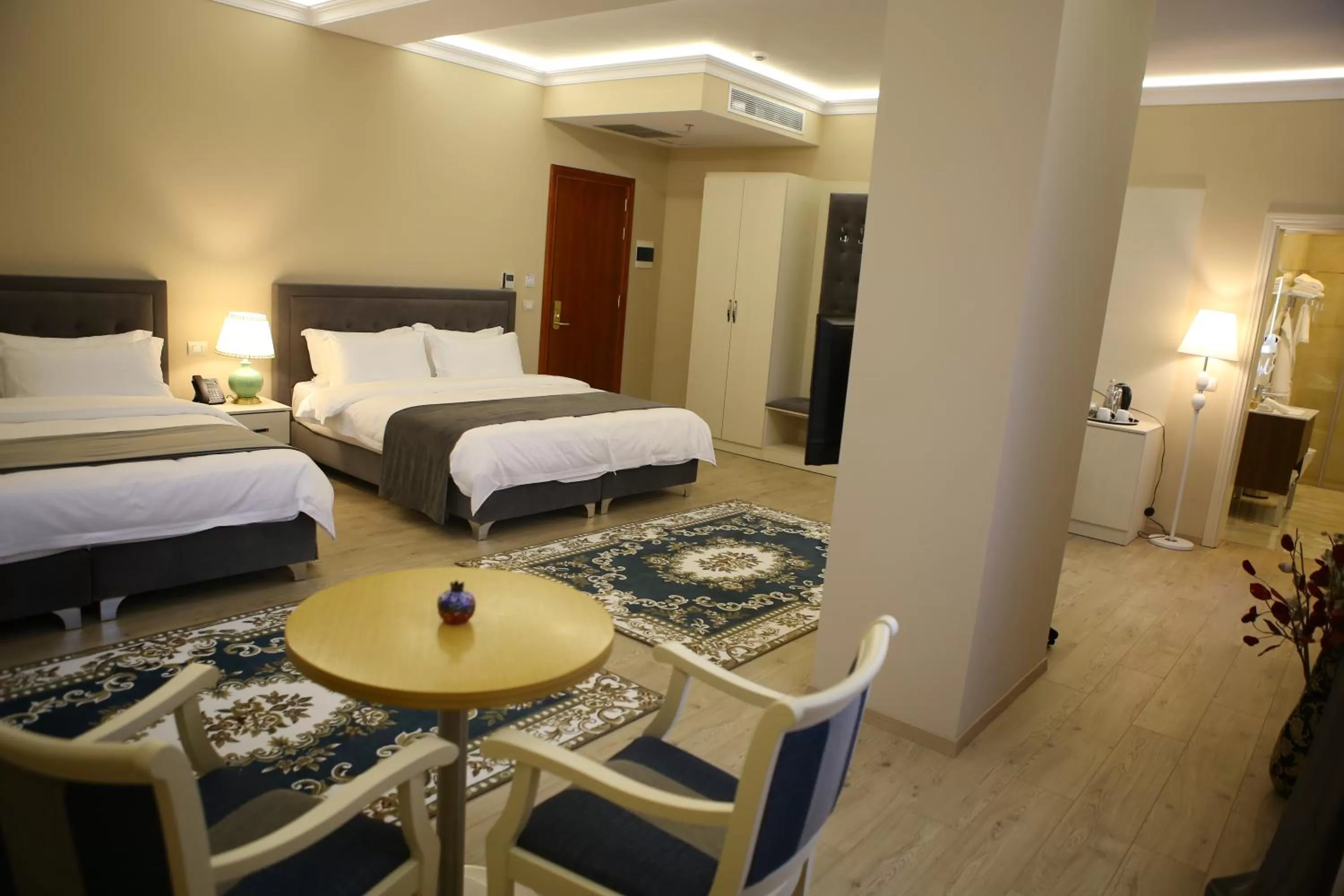 Photo of the whole room, Bed in Hotel Colombo