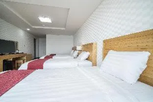 Photo of the whole room, Bed in Breeze Bay Hotel