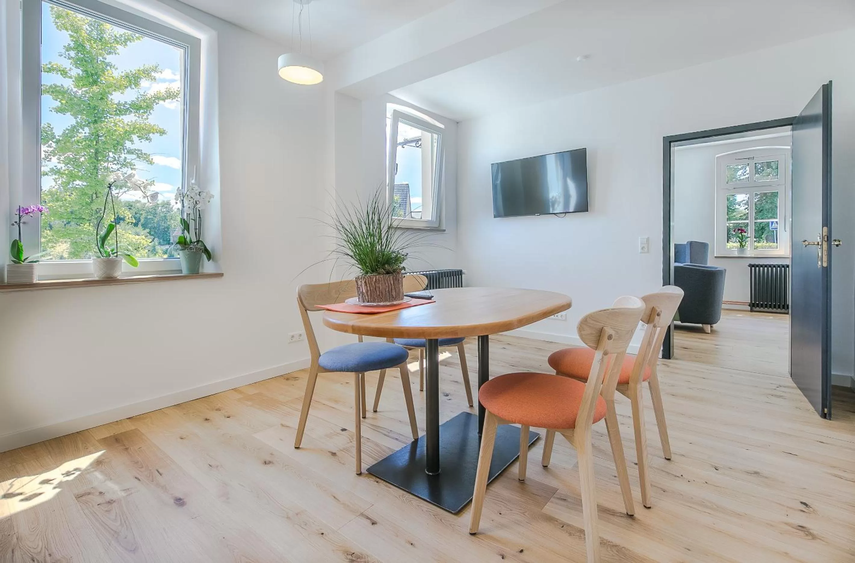 Communal lounge/ TV room in Hotel Johnsburg